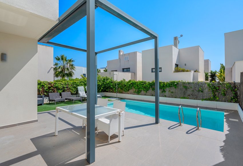 Resale - Villa -
Ciudad Quesada