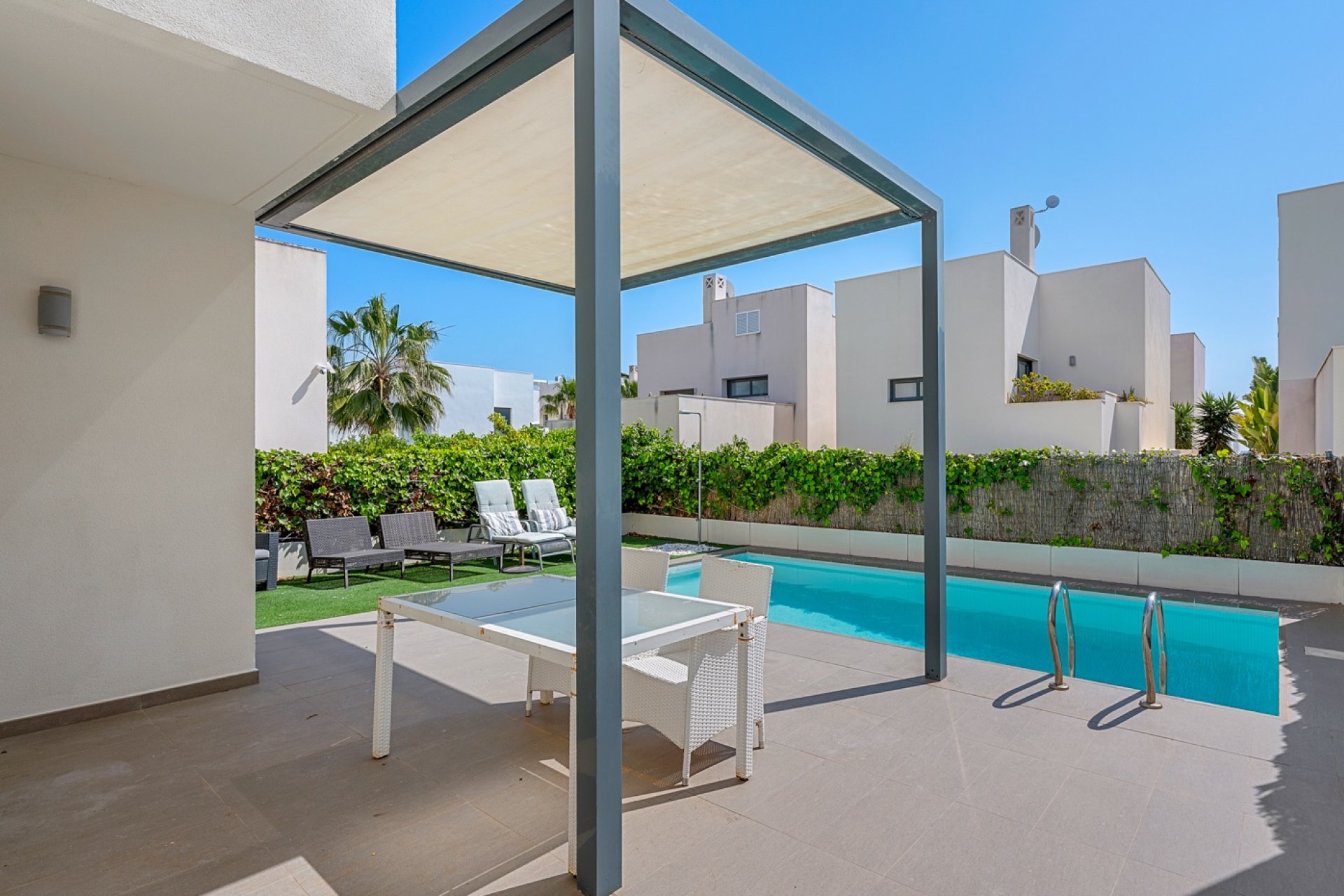Resale - Villa -
Ciudad Quesada