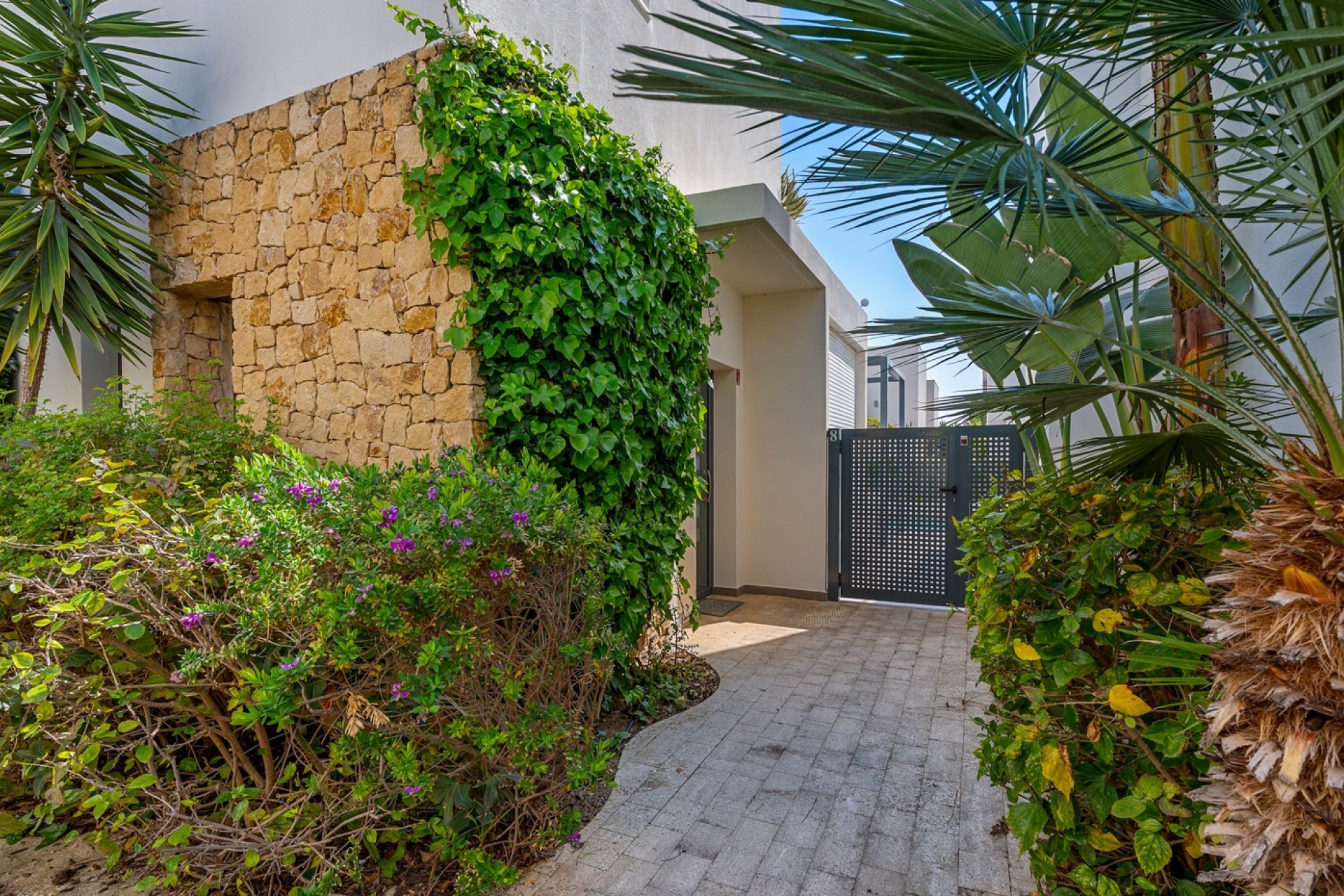 Resale - Villa -
Ciudad Quesada