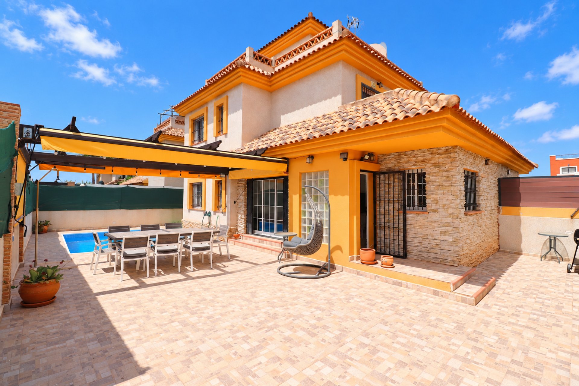 Resale - Villa -
Los Montesinos - La Herrada