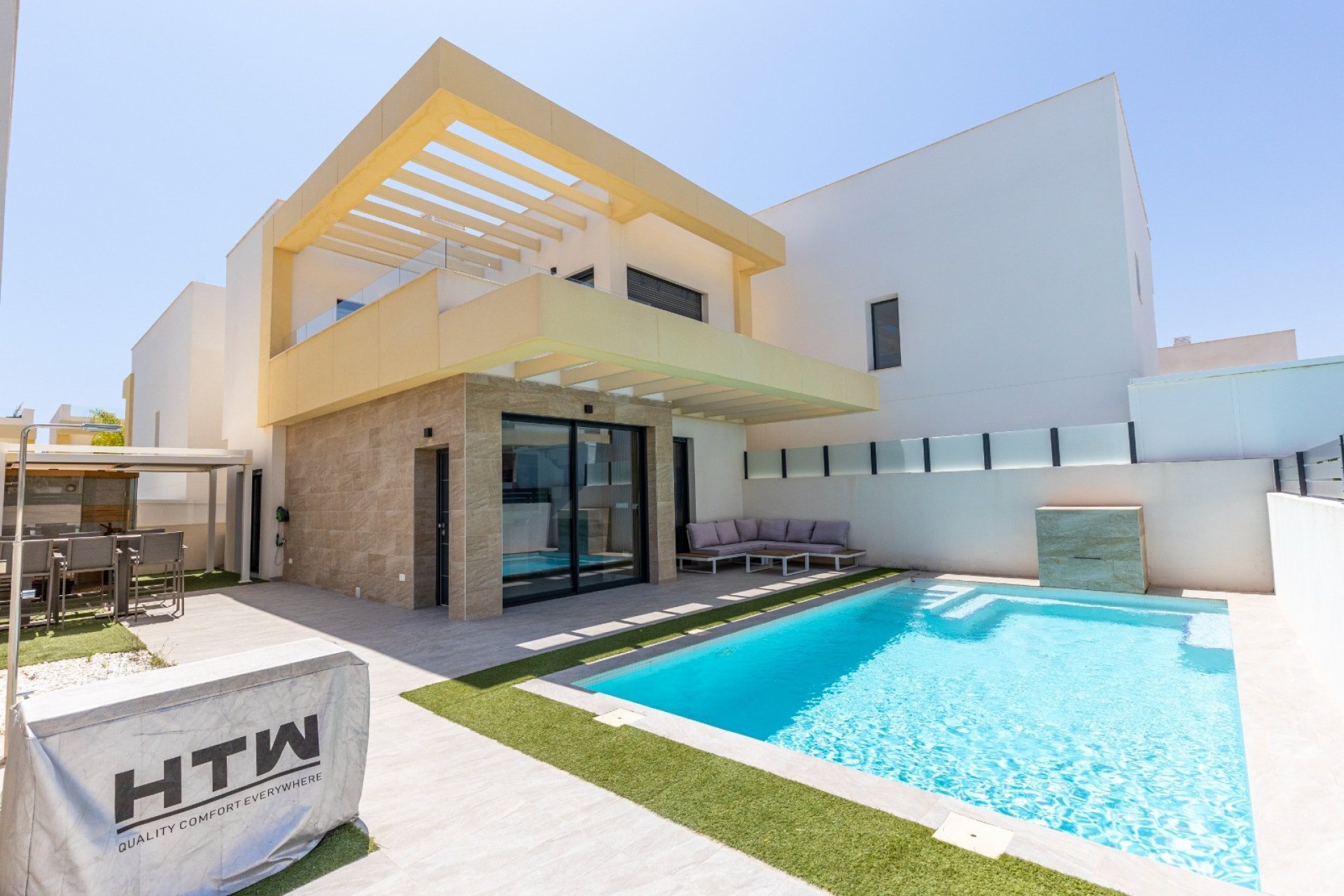 Resale - Villa -
Los Montesinos - La Herrada