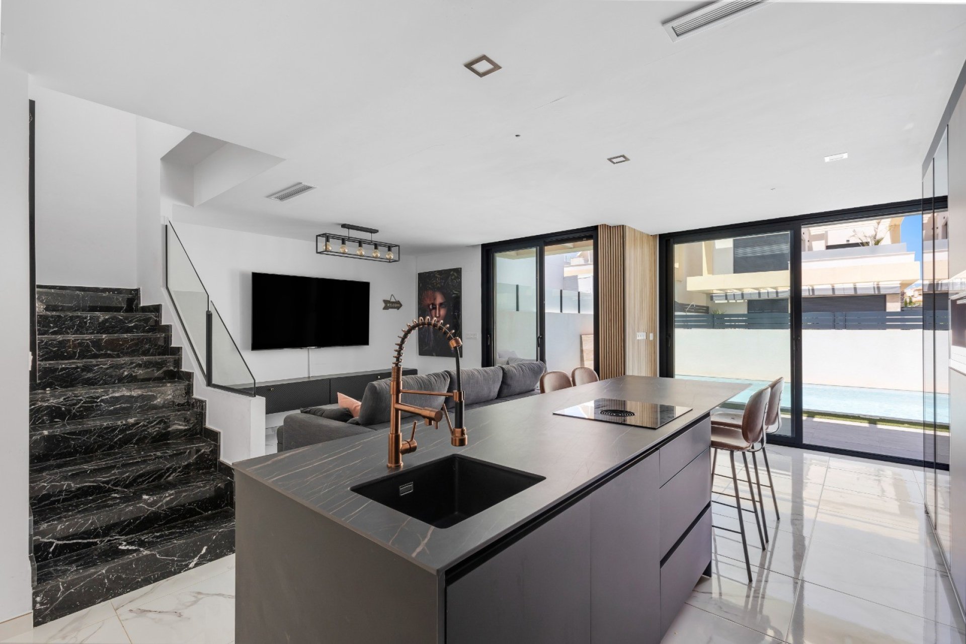 Resale - Villa -
Los Montesinos - La Herrada