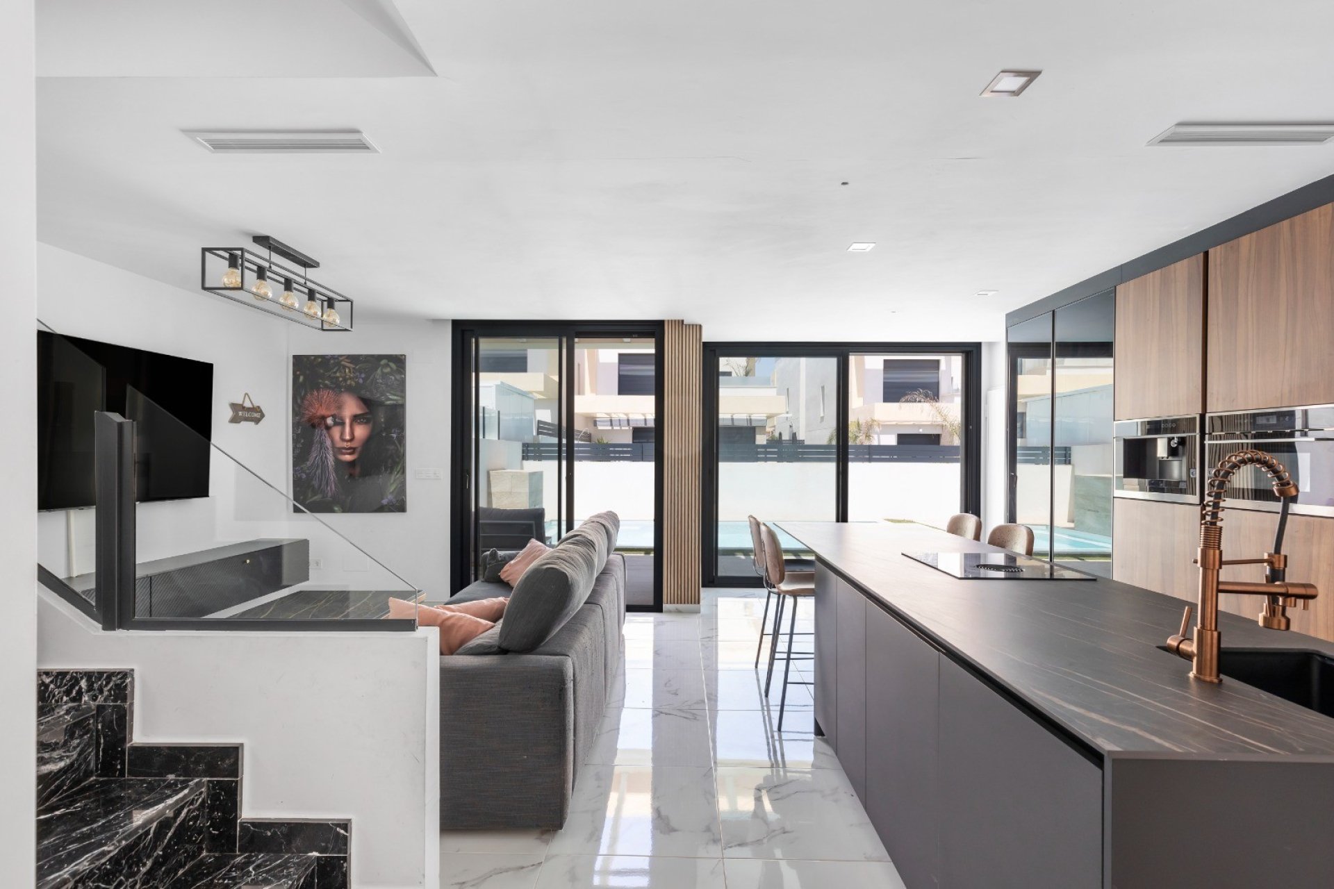 Resale - Villa -
Los Montesinos - La Herrada