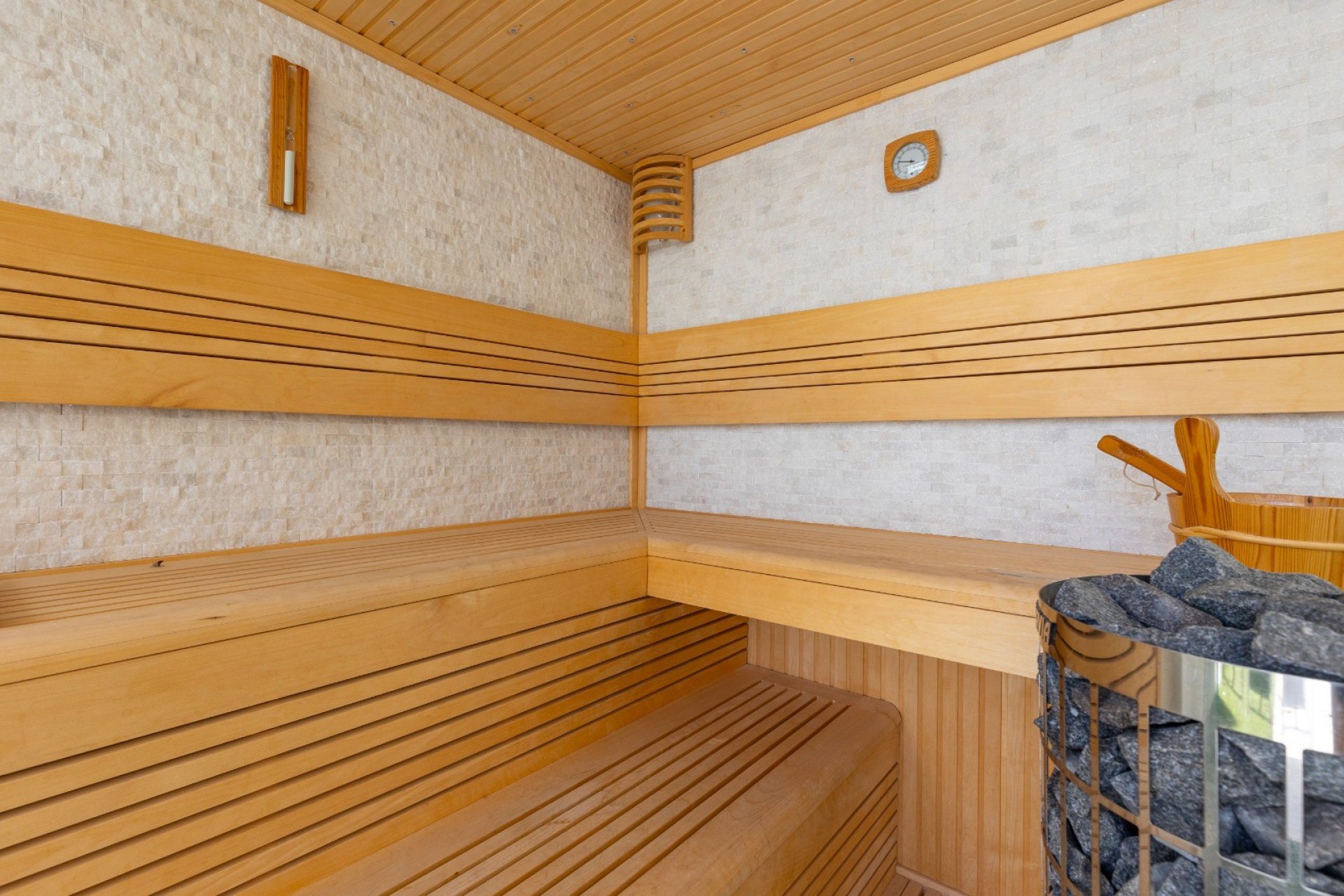 Resale - Villa -
Los Montesinos - La Herrada