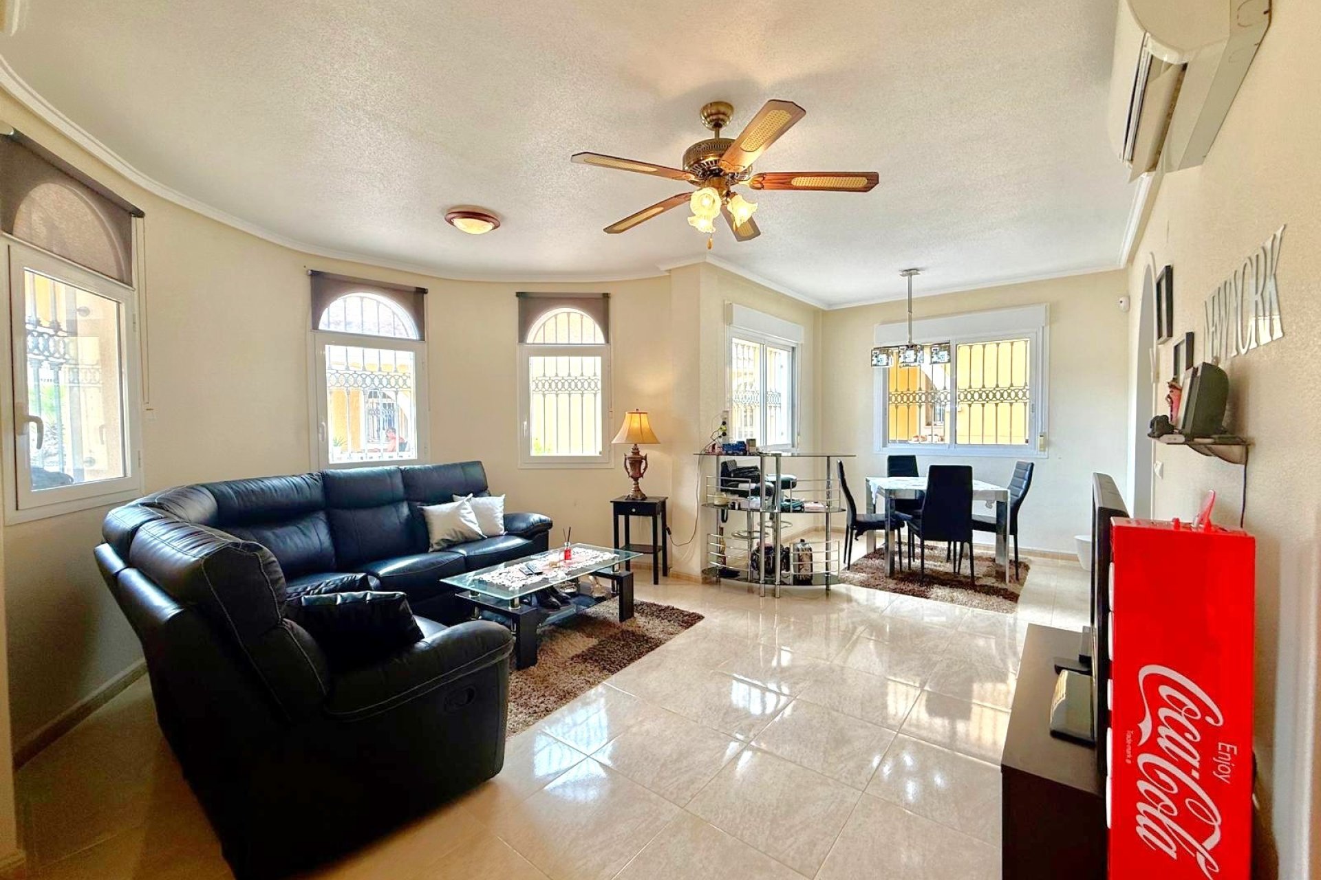 Resale - Villa -
Orihuela Costa - Villamartín