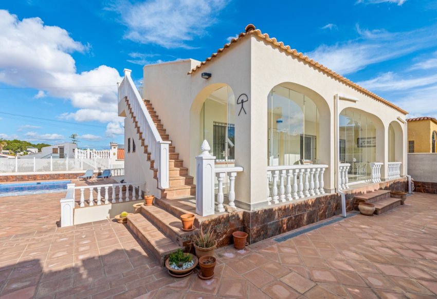 Resale - Villa -
Torrevieja - Los Balcones