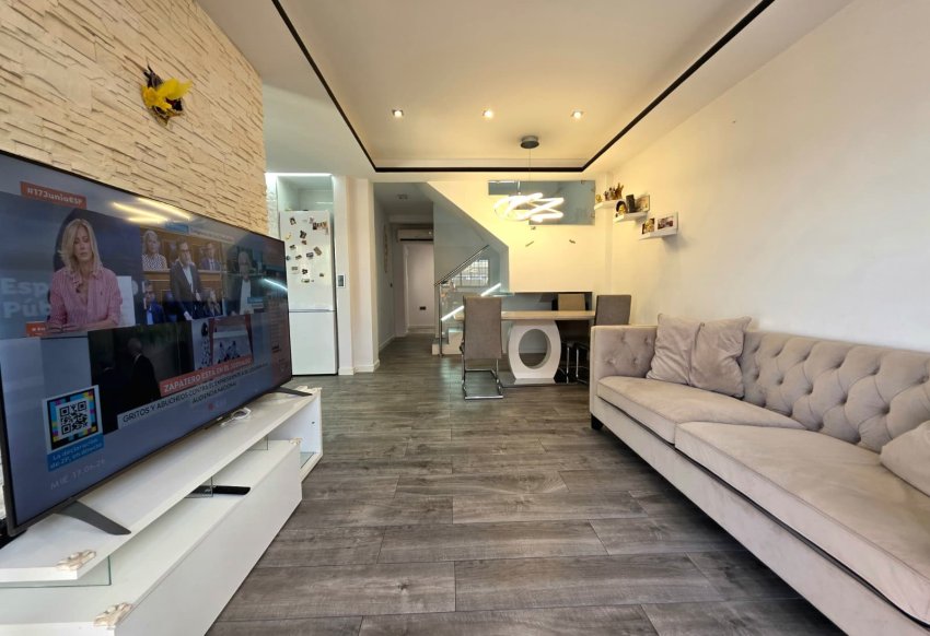 Resale - Villa -
Torrevieja - Sector 25