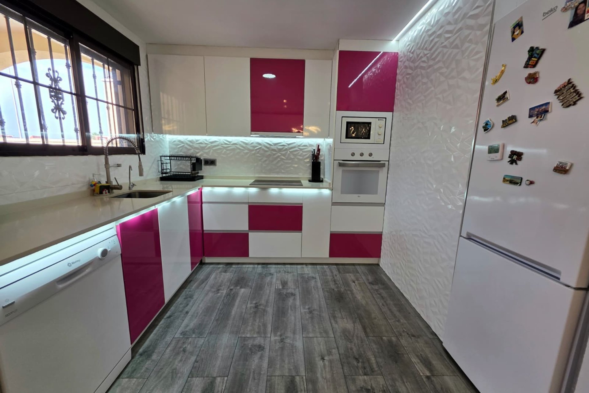 Resale - Villa -
Torrevieja - Sector 25