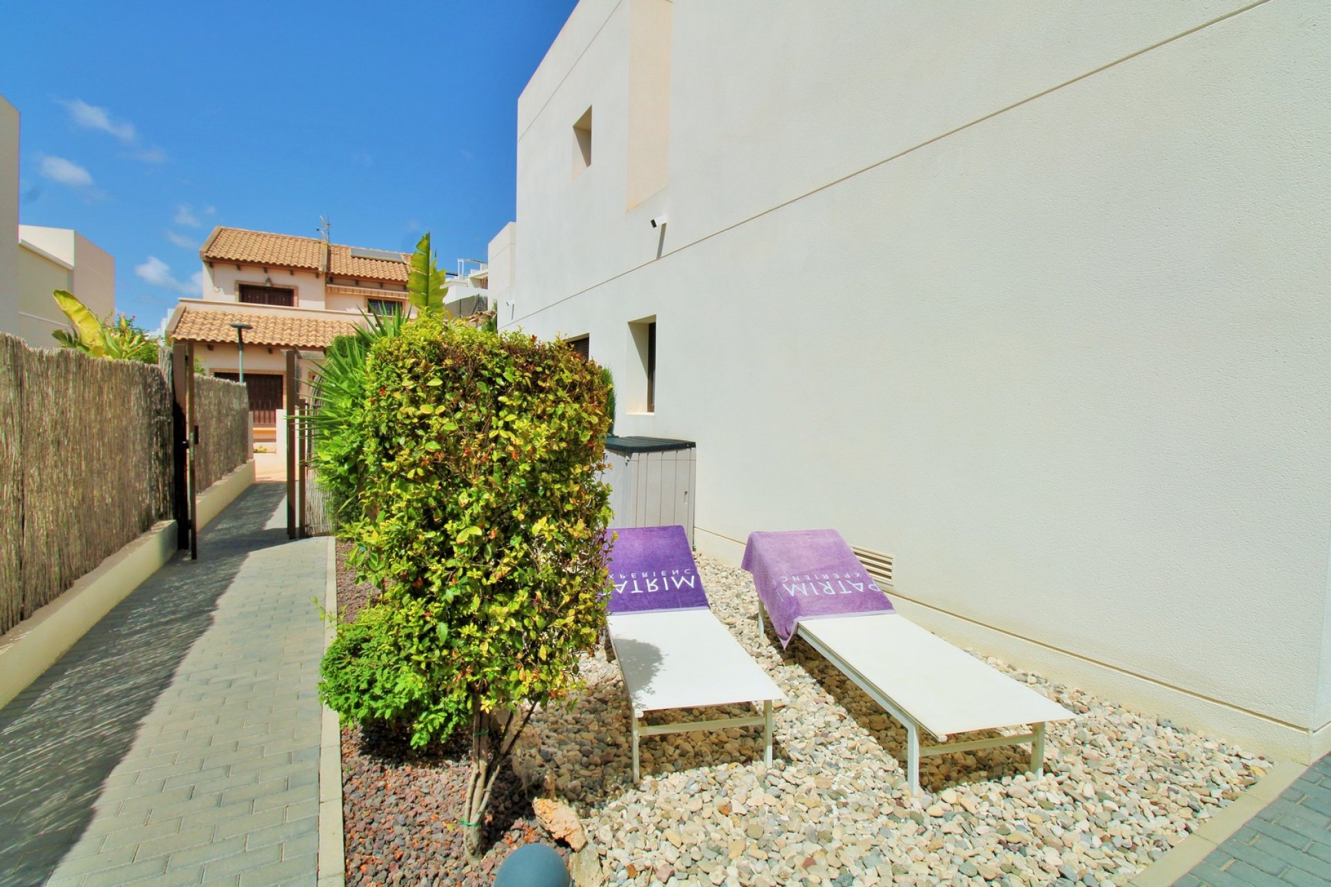 Resale - Villa -
Villamartín - PAU 8