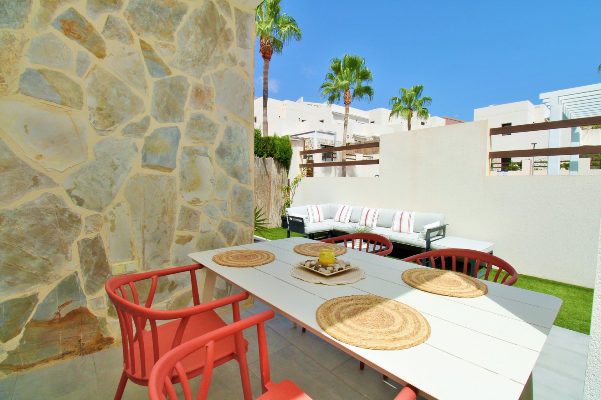 Resale - Villa -
Villamartín - PAU 8