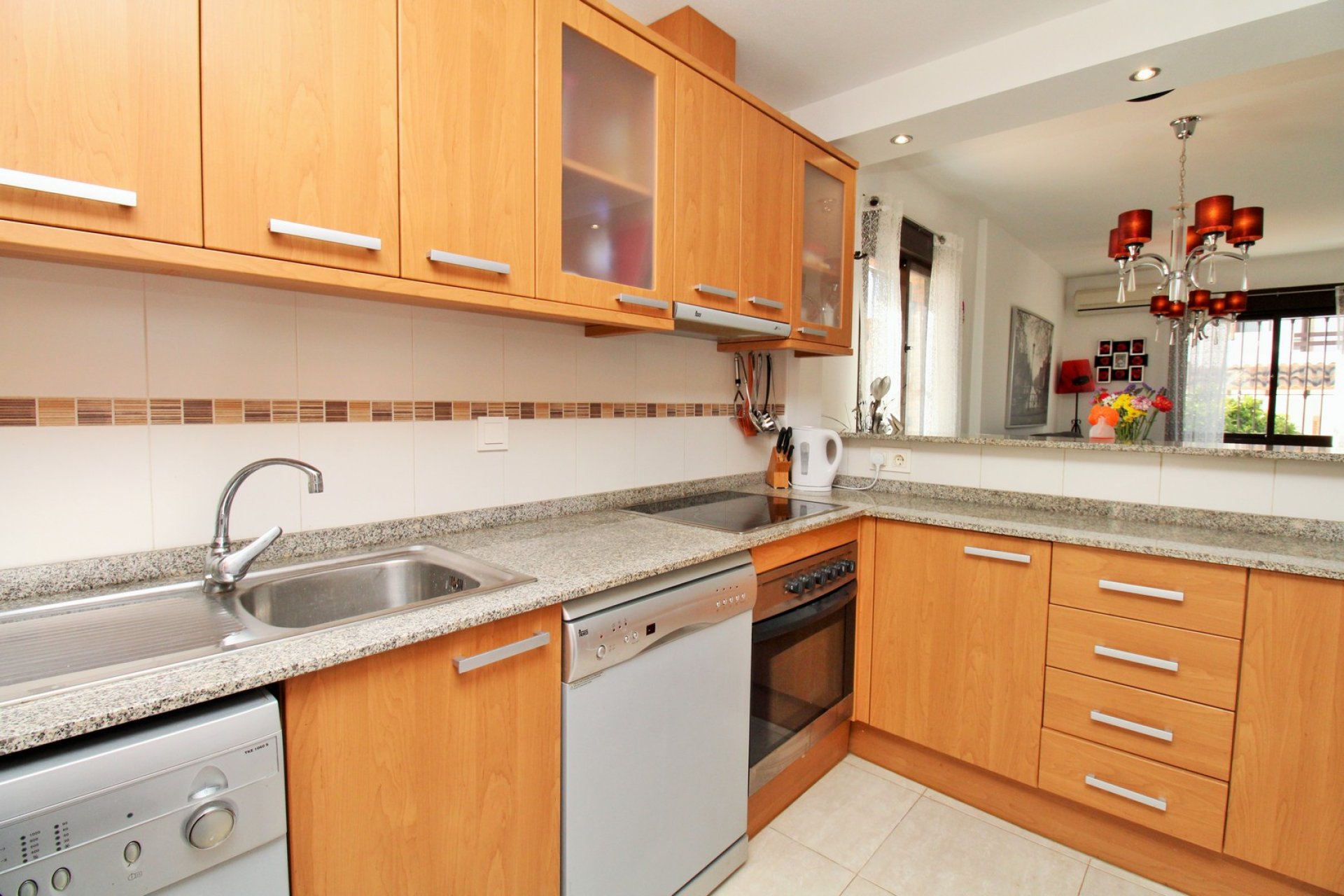 Resale - Villa -
Villamartín - PAU 8