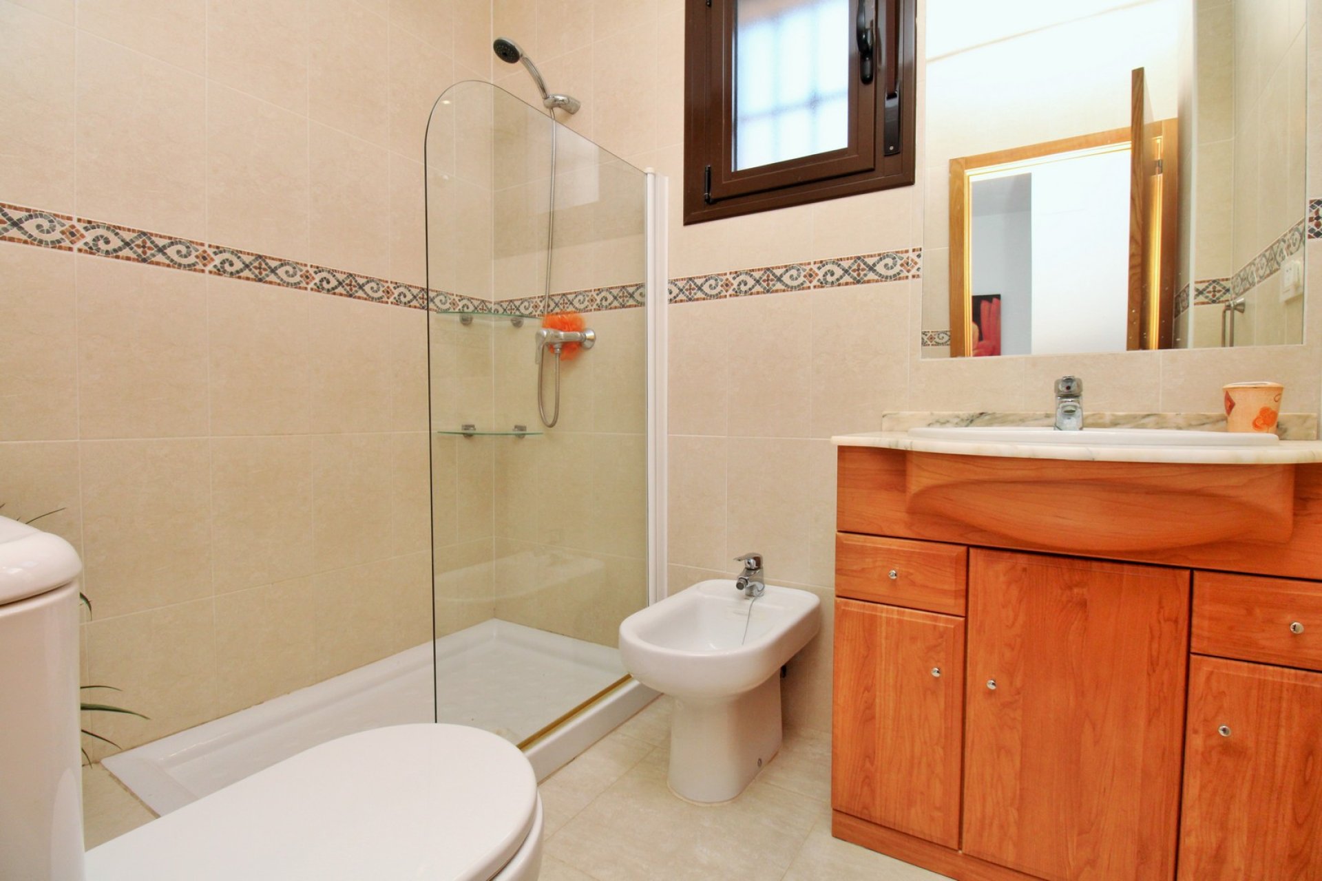 Resale - Villa -
Villamartín - PAU 8