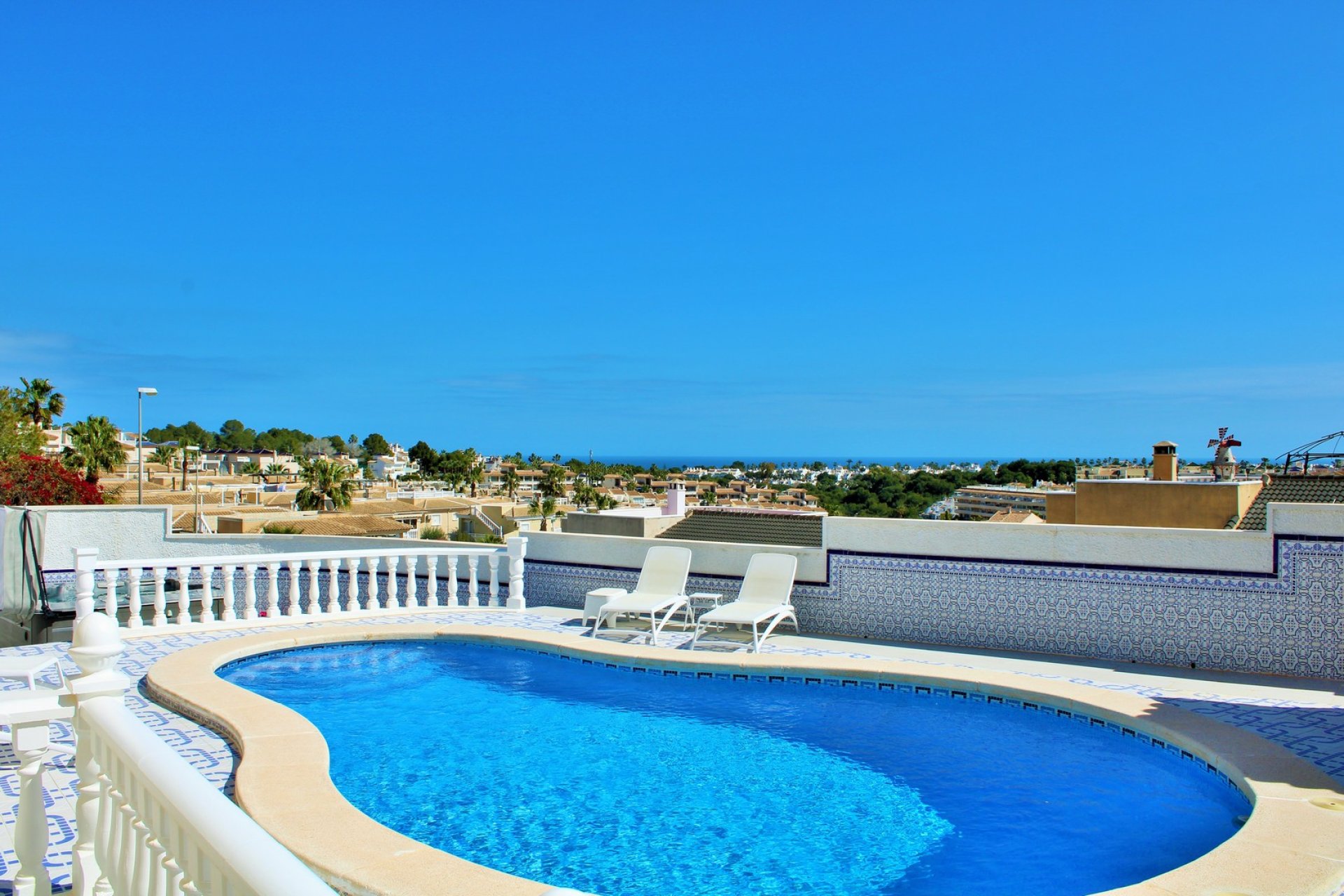 Resale - Villa -
Villamartín