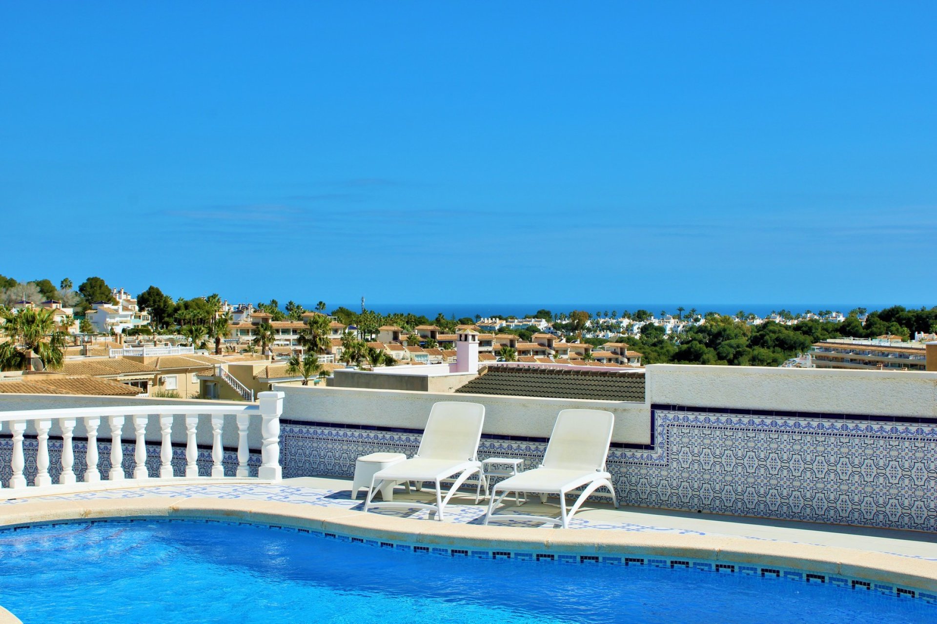 Resale - Villa -
Villamartín