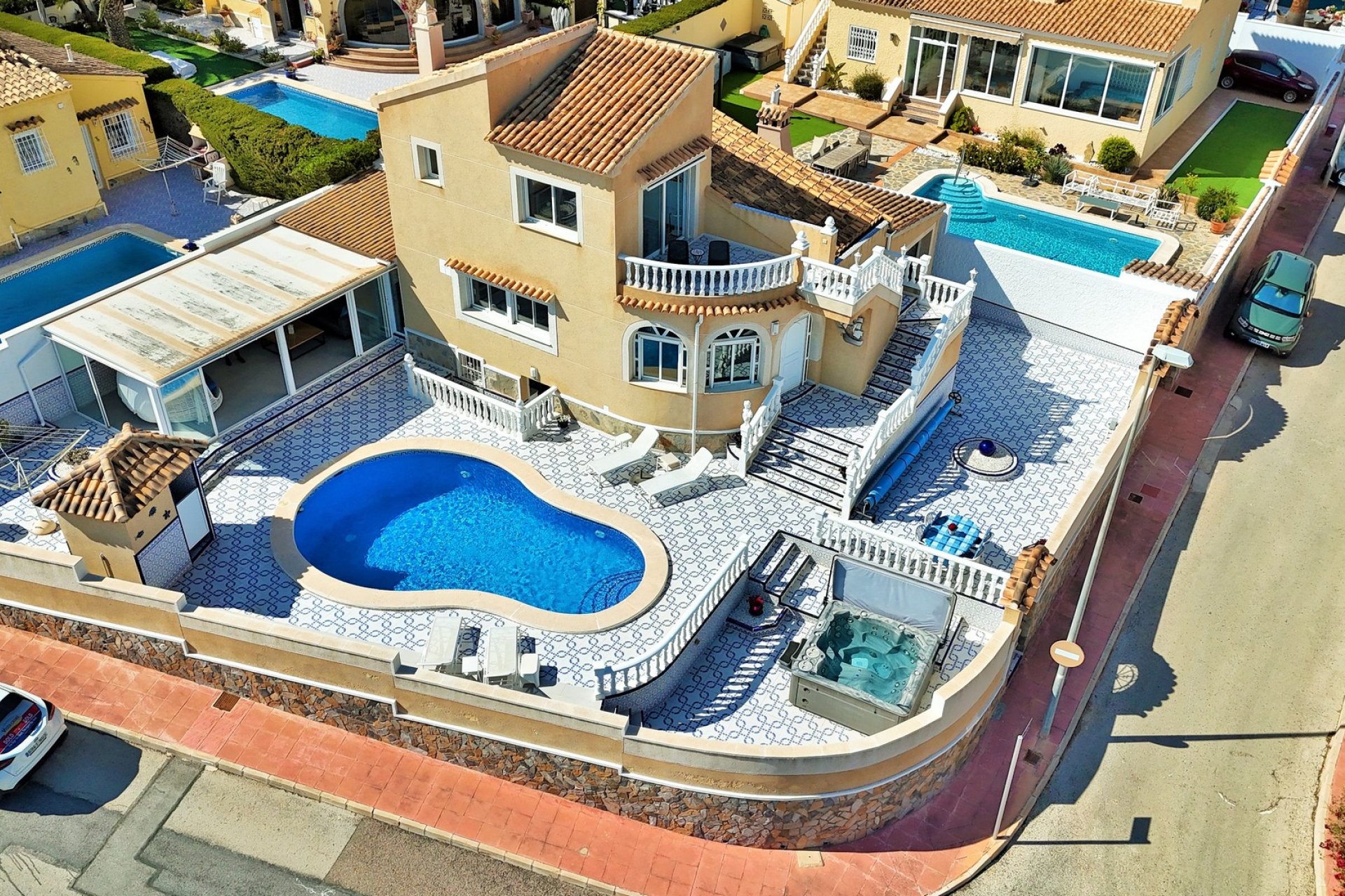 Resale - Villa -
Villamartín