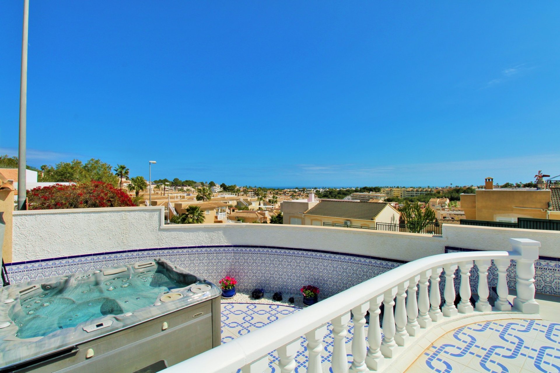 Resale - Villa -
Villamartín