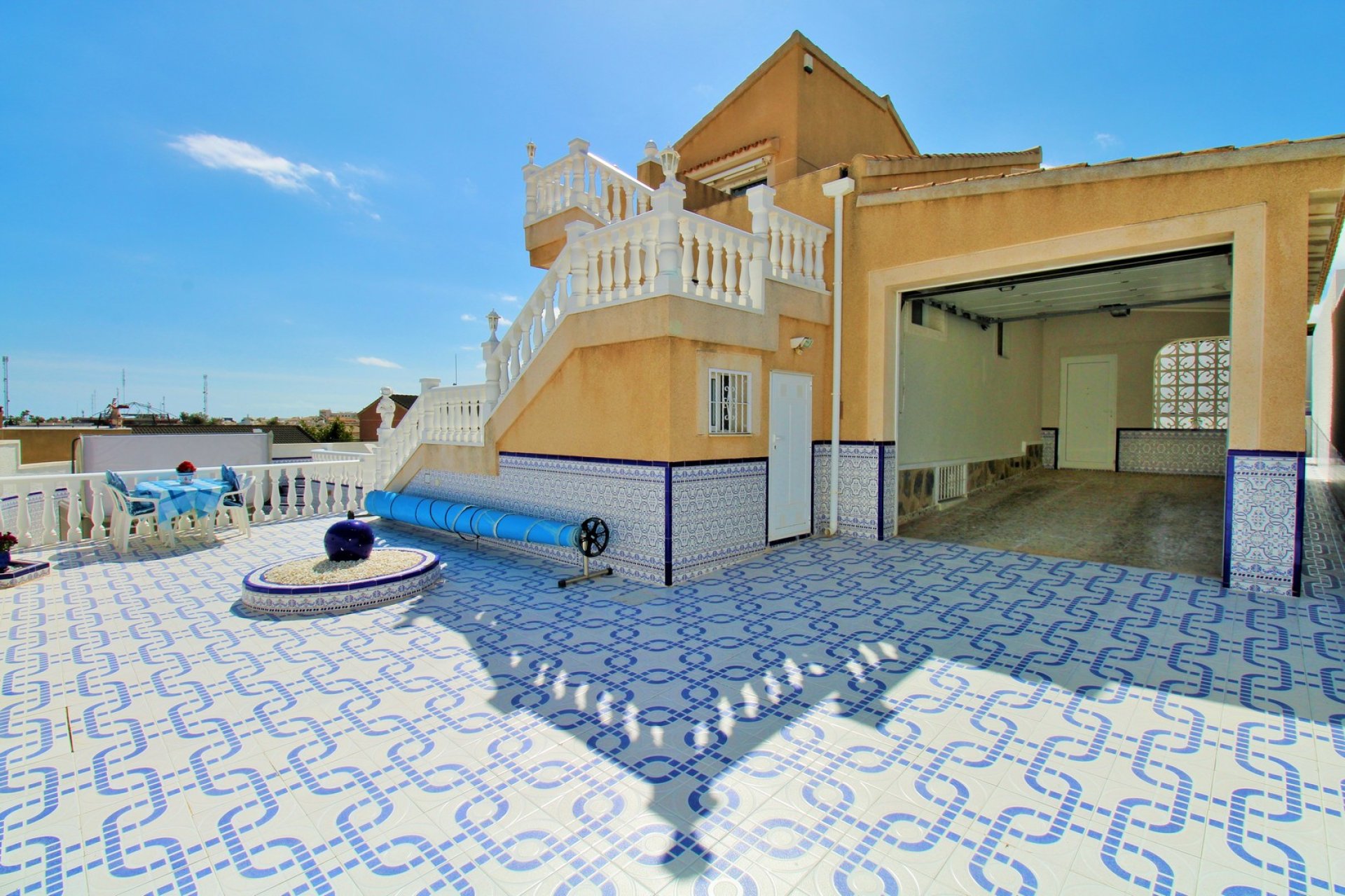 Resale - Villa -
Villamartín