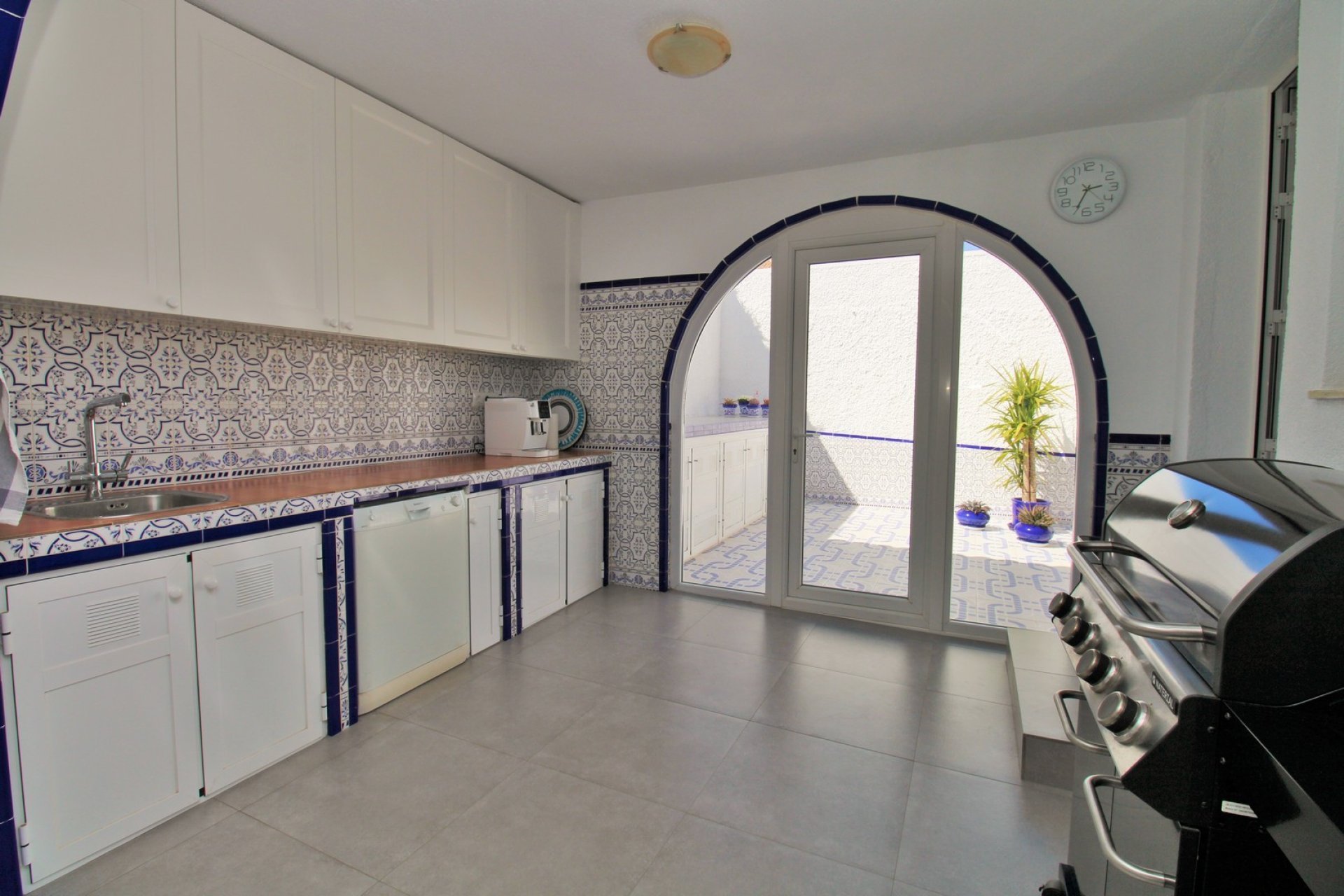 Resale - Villa -
Villamartín