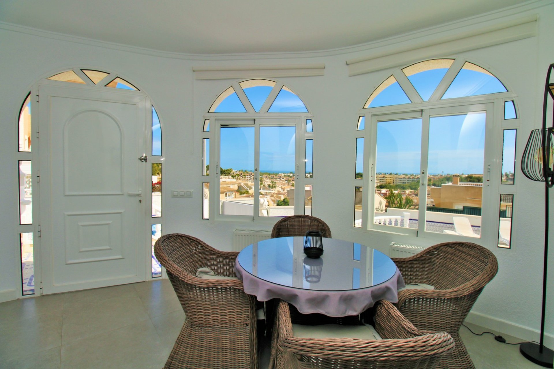 Resale - Villa -
Villamartín