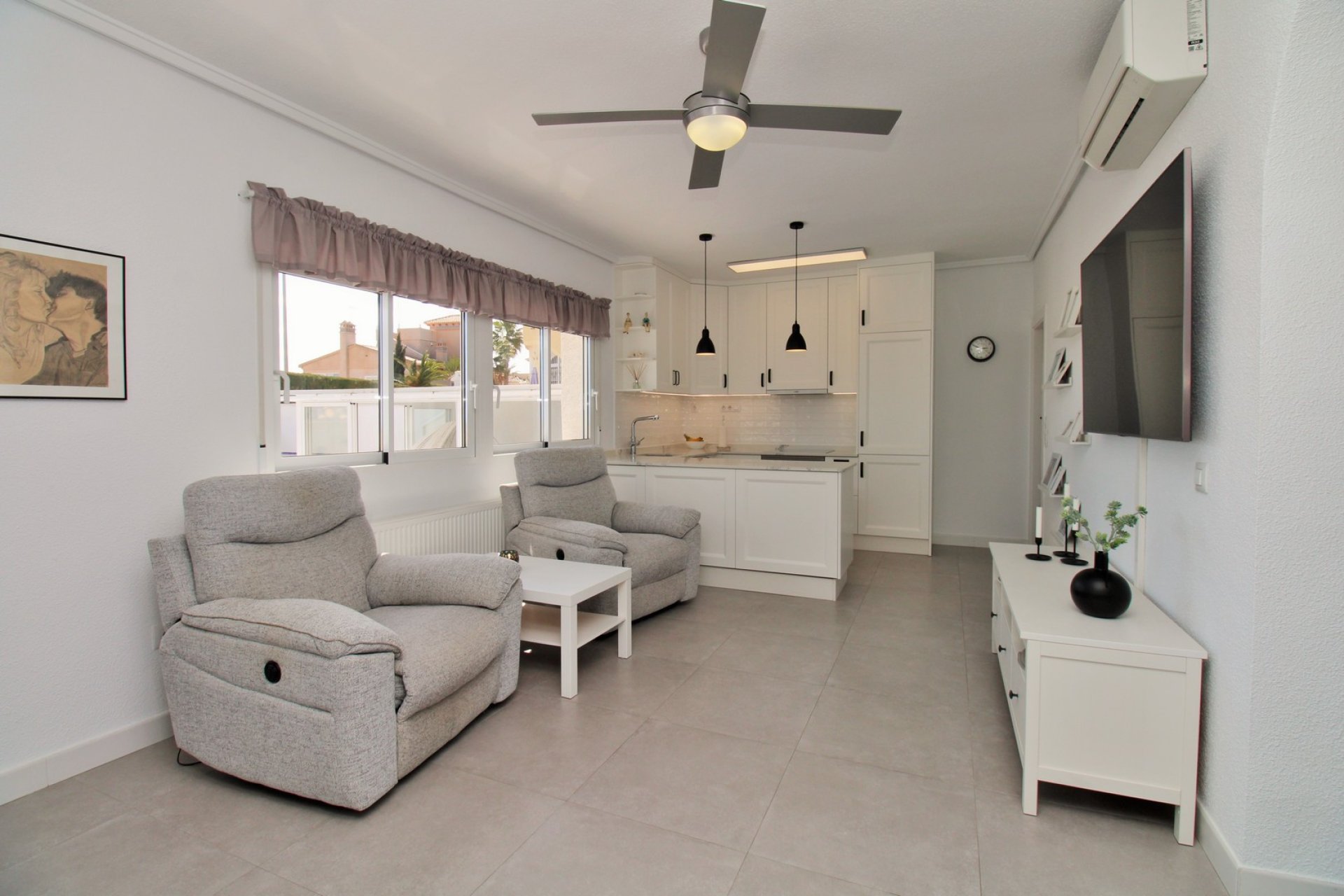 Resale - Villa -
Villamartín