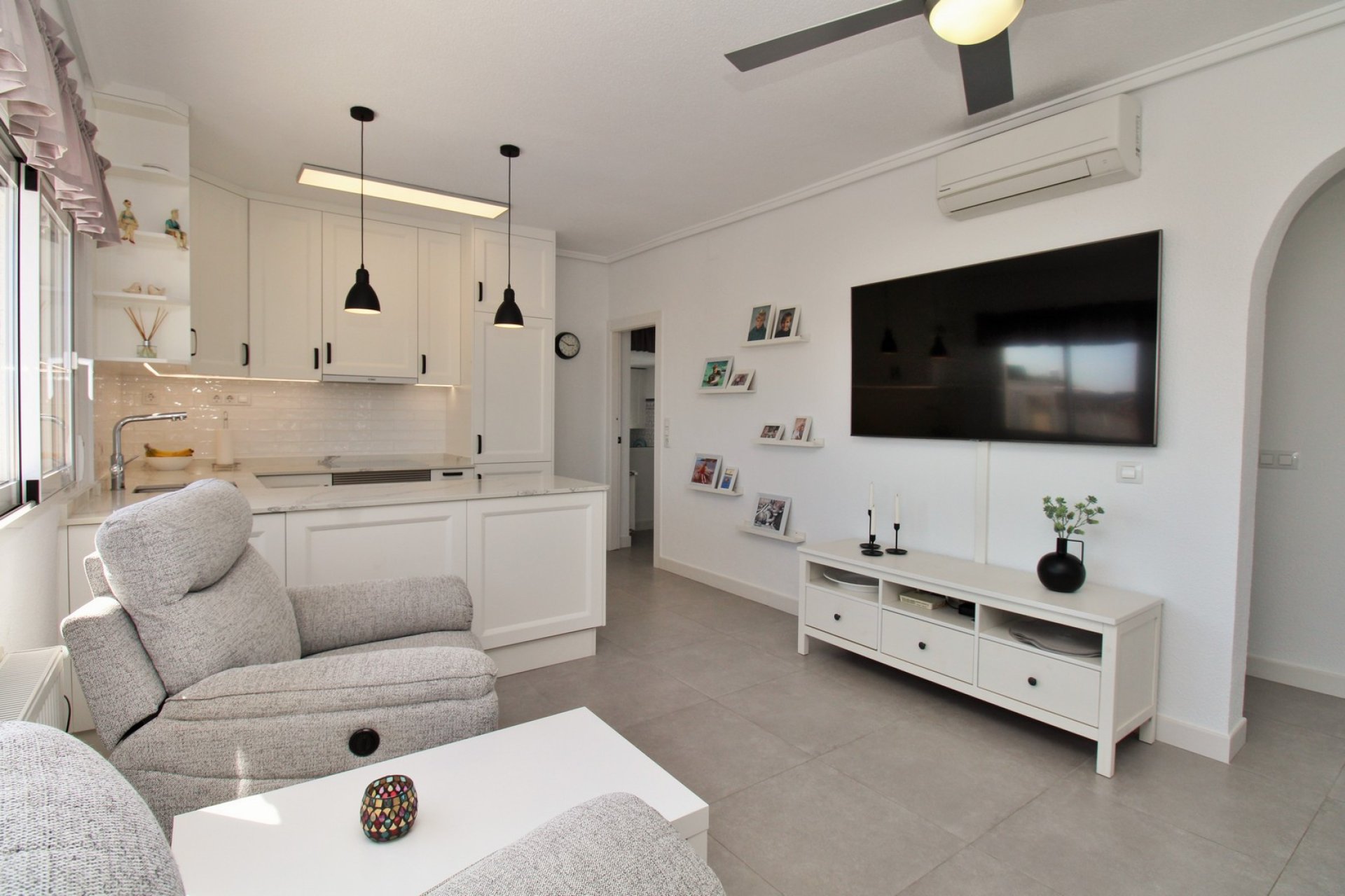 Resale - Villa -
Villamartín