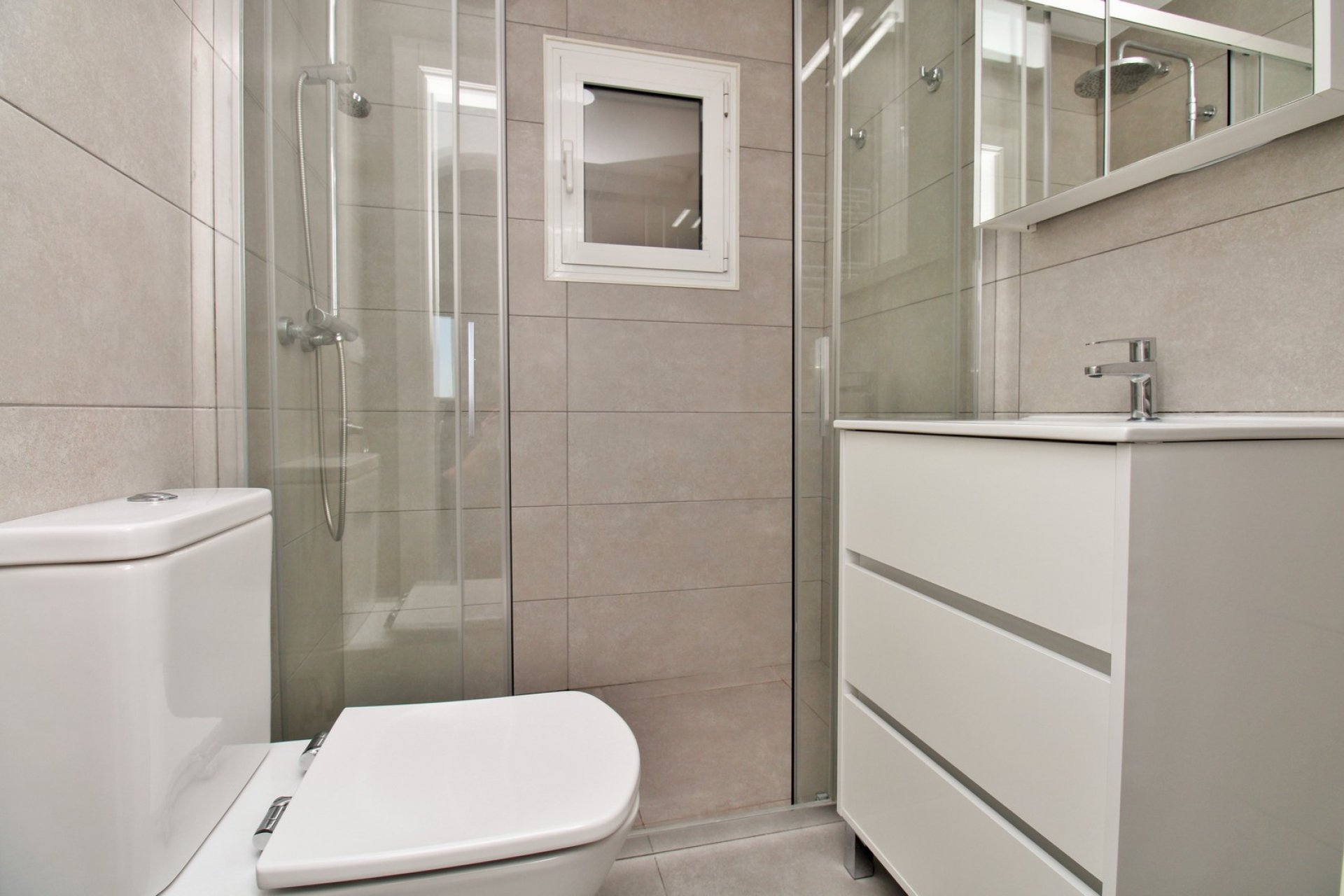 Resale - Villa -
Villamartín