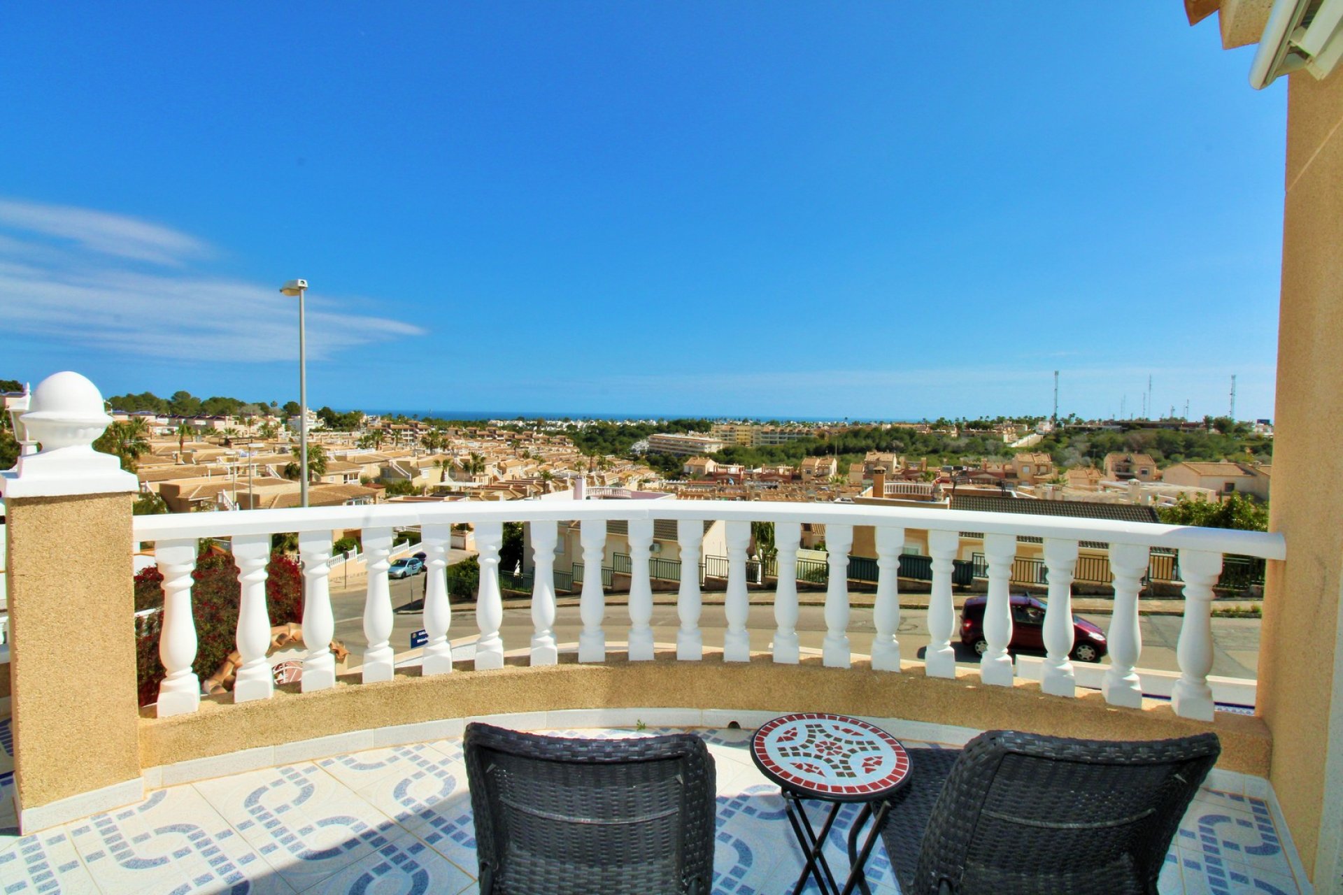 Resale - Villa -
Villamartín