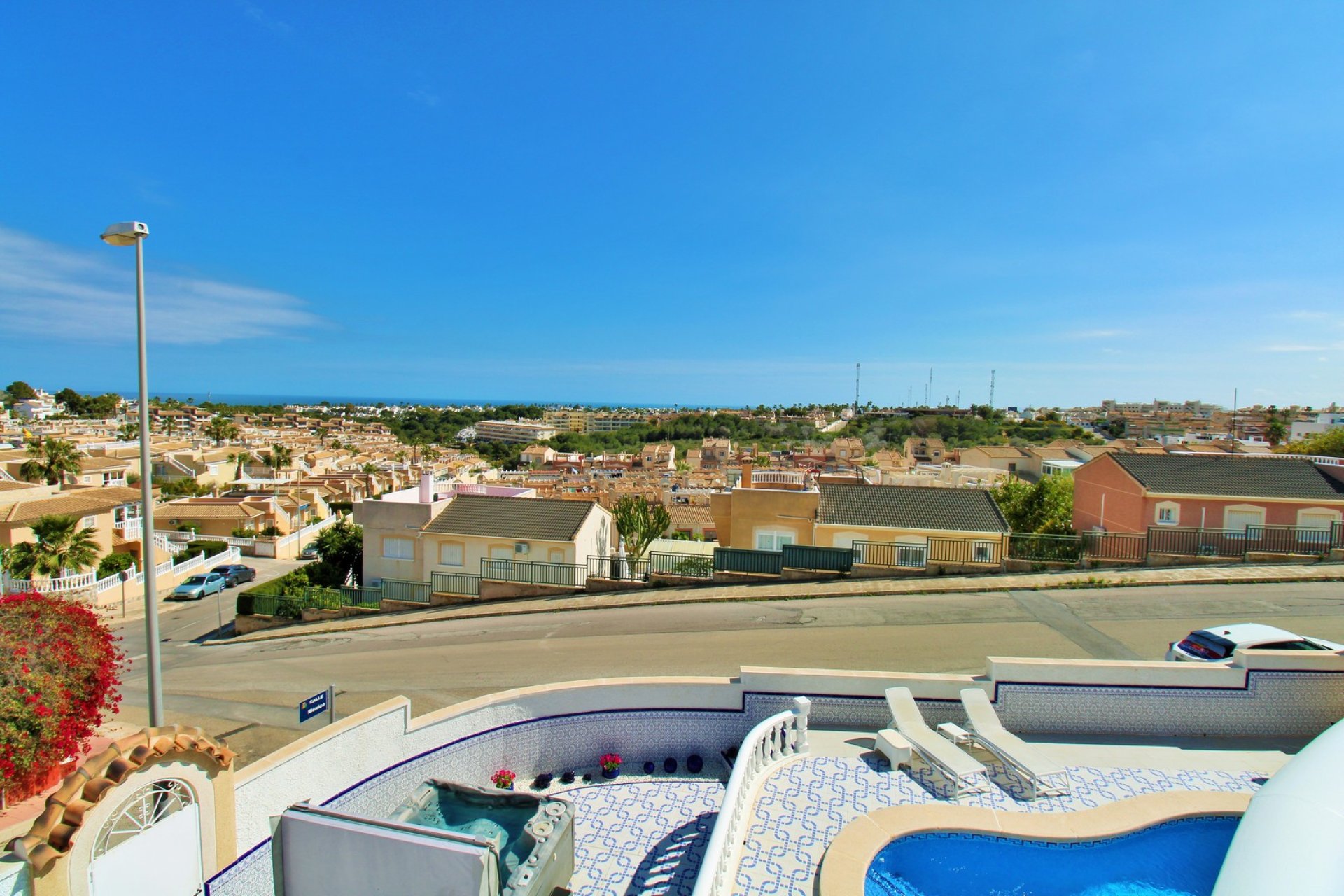Resale - Villa -
Villamartín