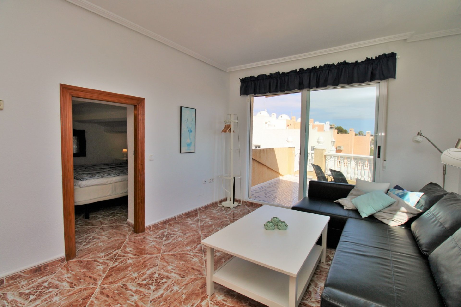 Resale - Villa -
Villamartín