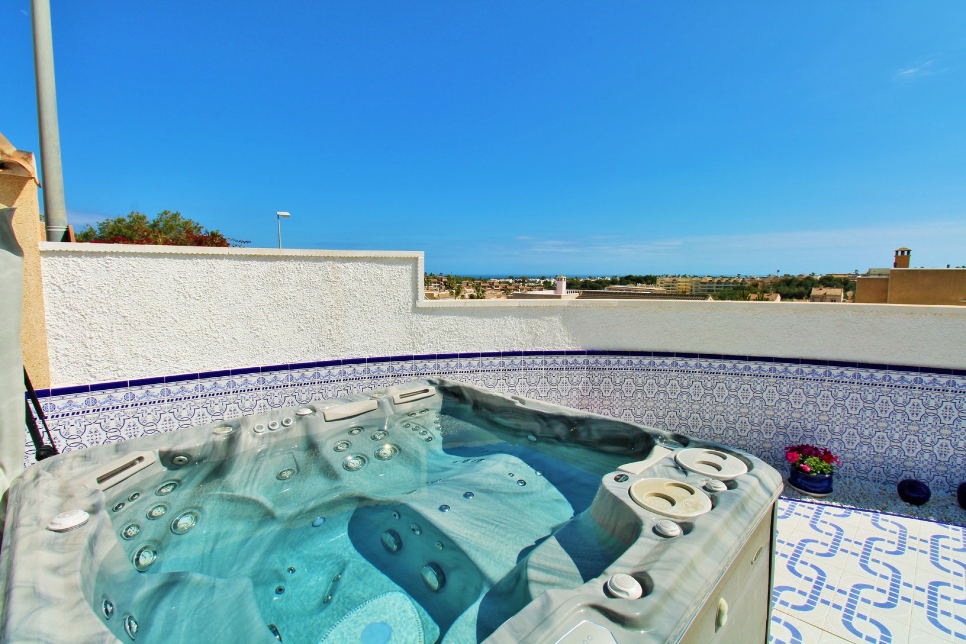 Resale - Villa -
Villamartín