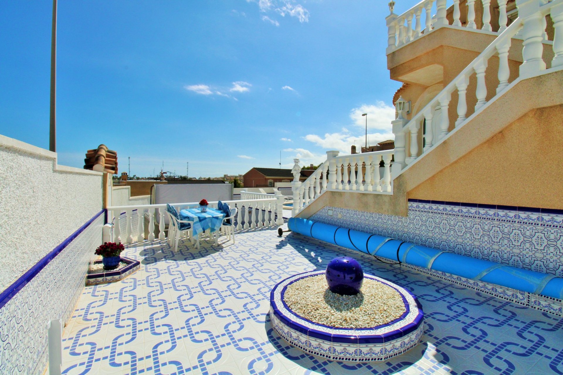Resale - Villa -
Villamartín