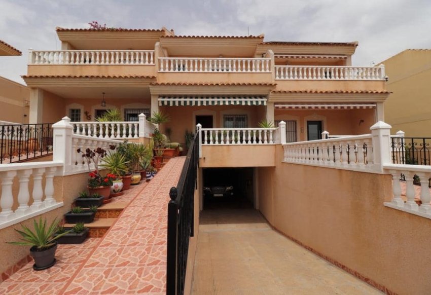 Reventa - Adosado -
Orihuela Costa - Los Altos
