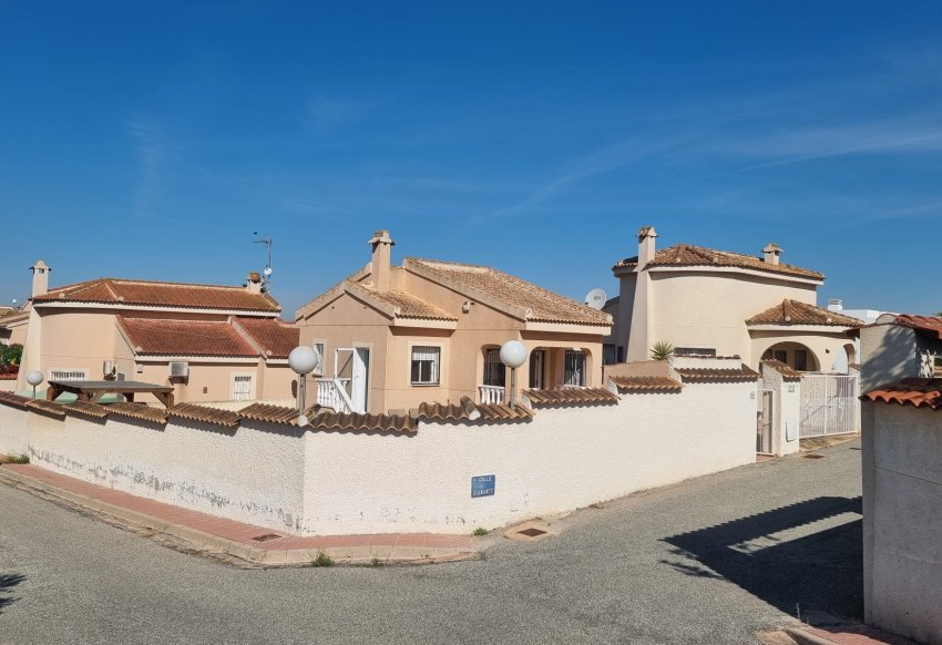 Reventa - Villa -
Ciudad Quesada - Benimar