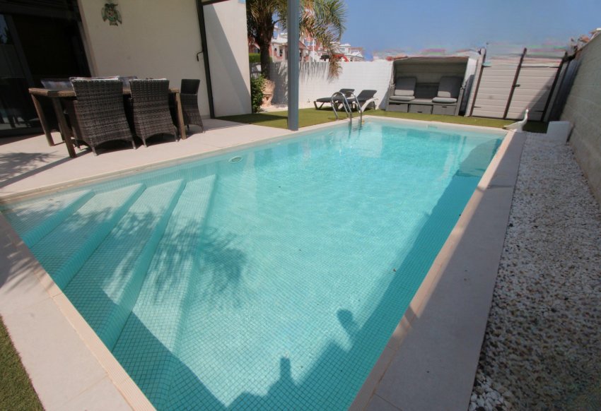 Reventa - Villa -
Ciudad Quesada - Doña Pepa