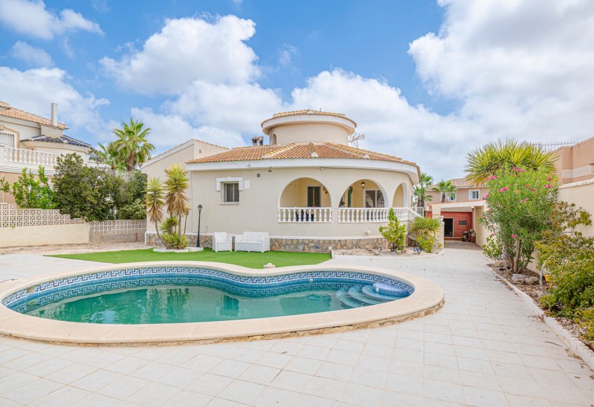Reventa - Villa -
Ciudad Quesada