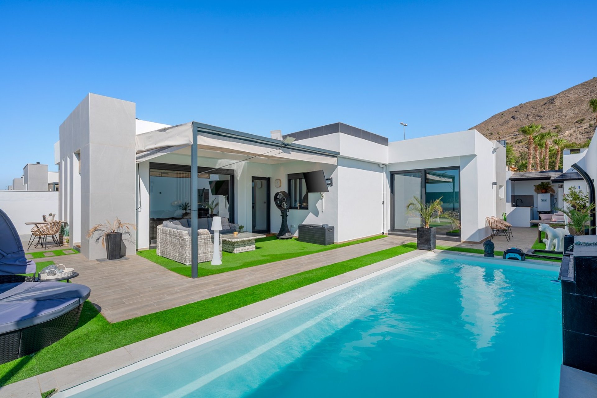 Reventa - Villa -
Fortuna - Urbanizacion Las Kalendas