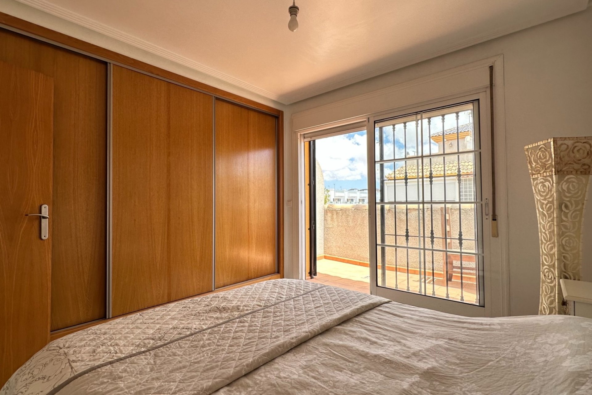 Reventa - Villa -
Los Montesinos - La Herrada