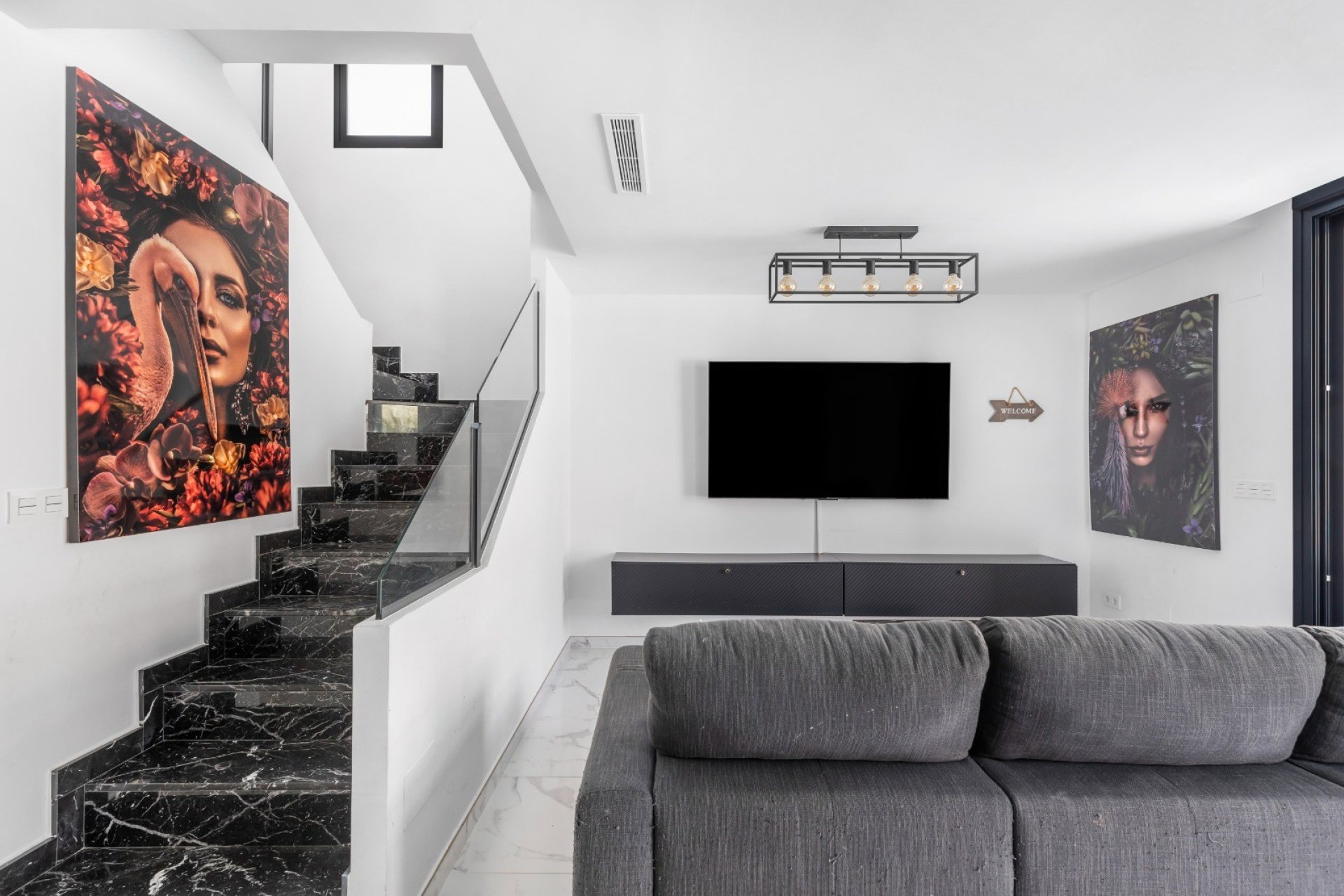 Reventa - Villa -
Los Montesinos - La Herrada