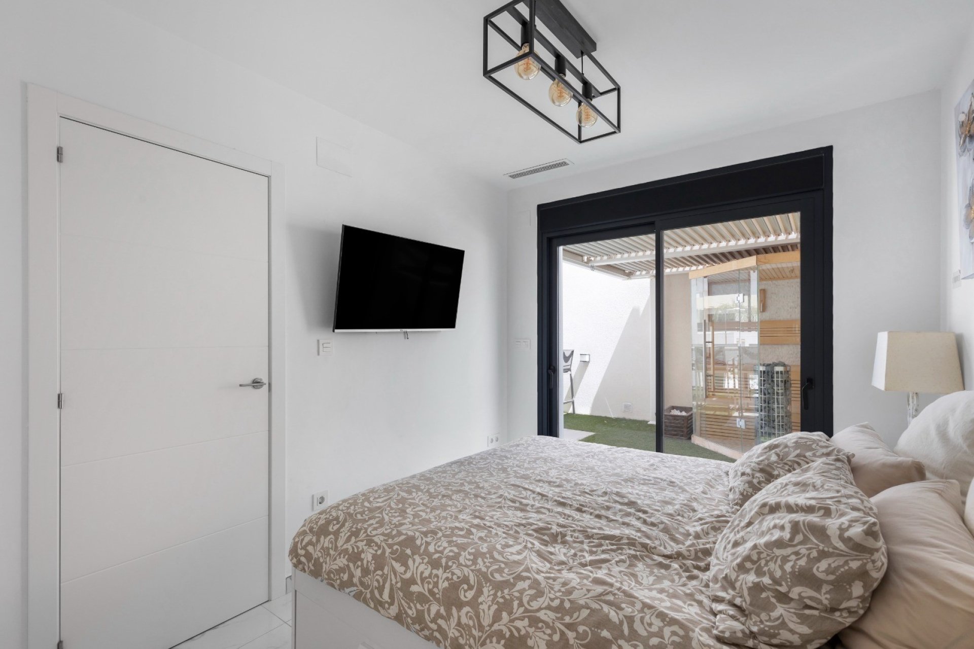 Reventa - Villa -
Los Montesinos - La Herrada