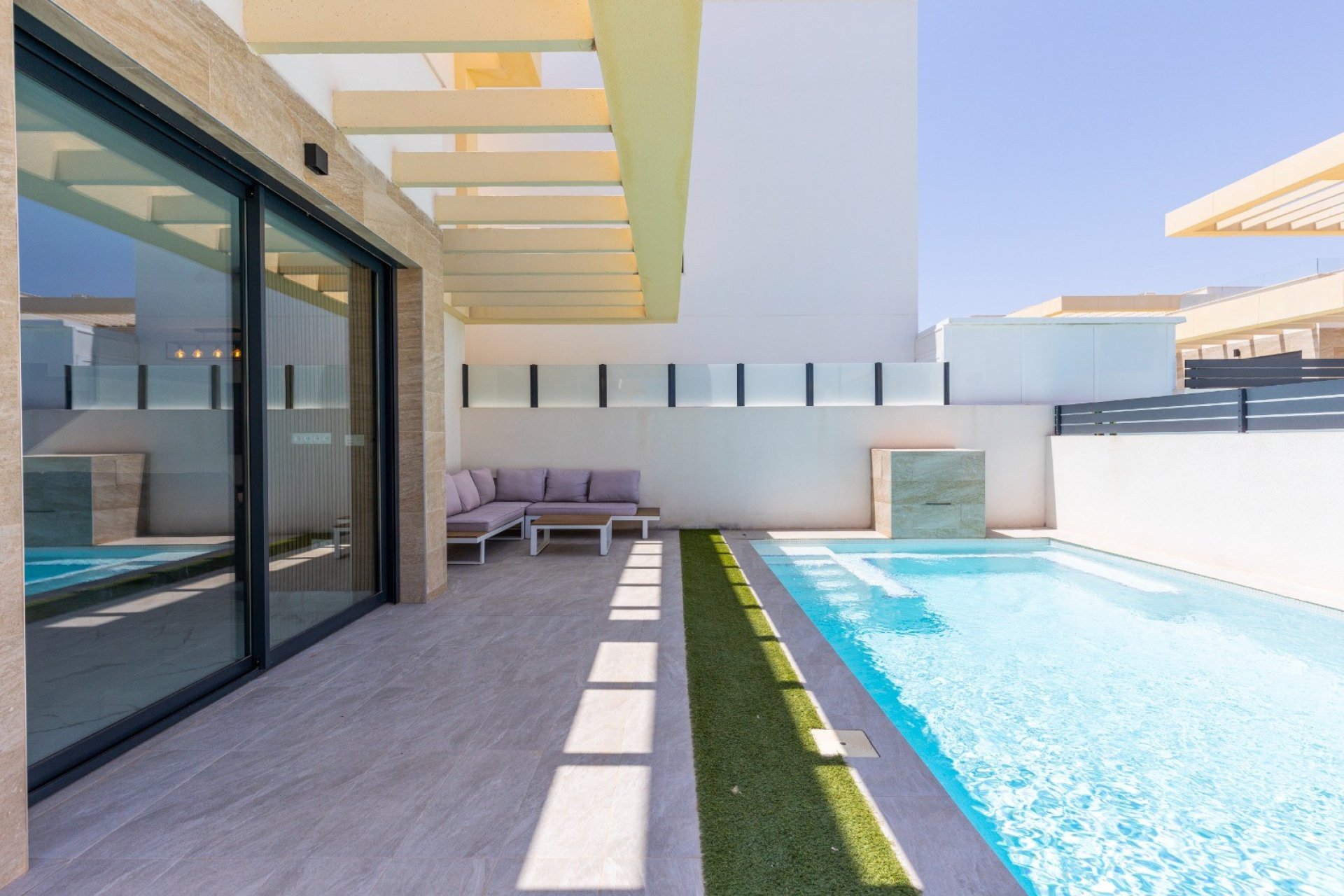 Reventa - Villa -
Los Montesinos - La Herrada