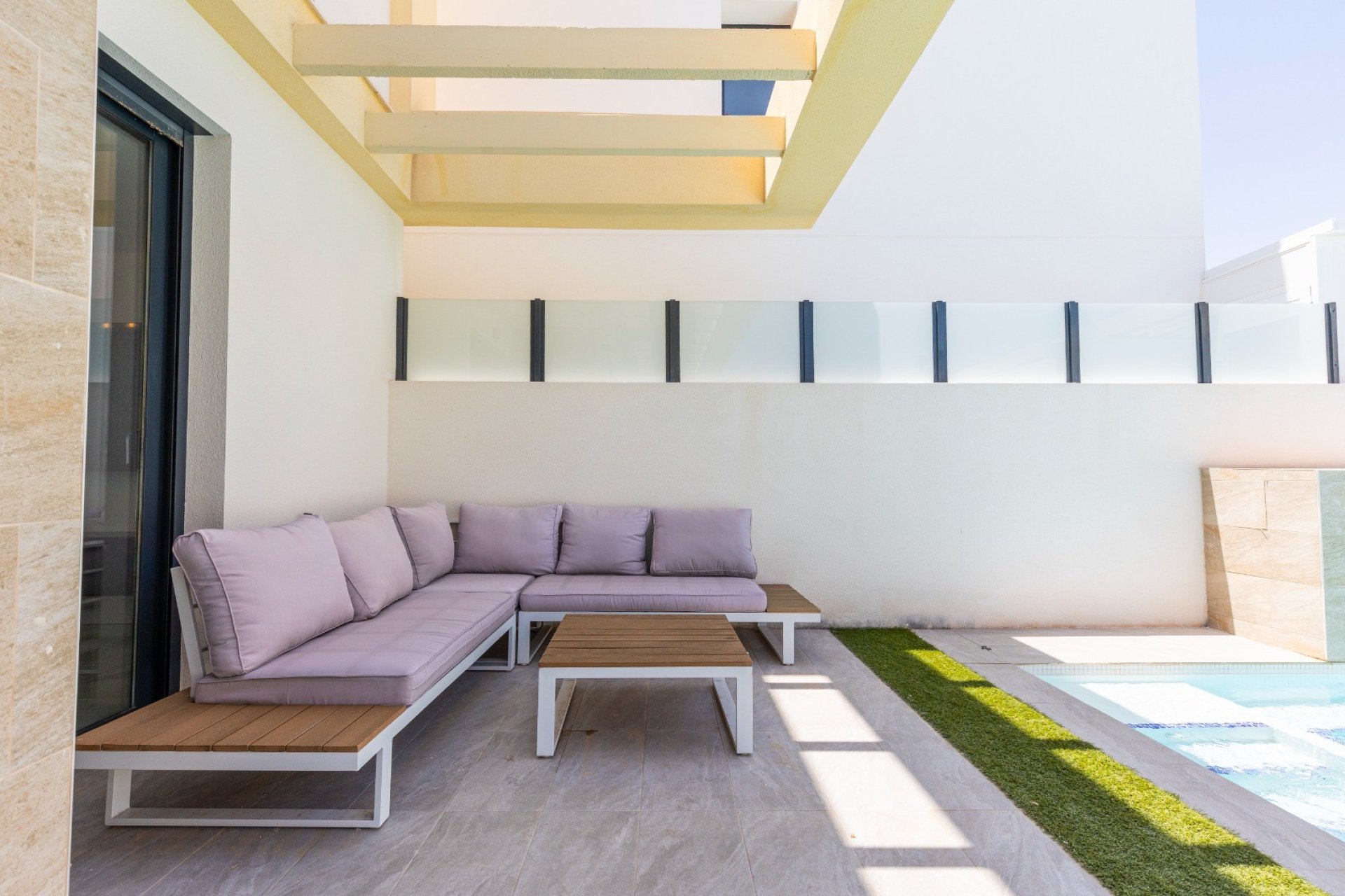 Reventa - Villa -
Los Montesinos - La Herrada