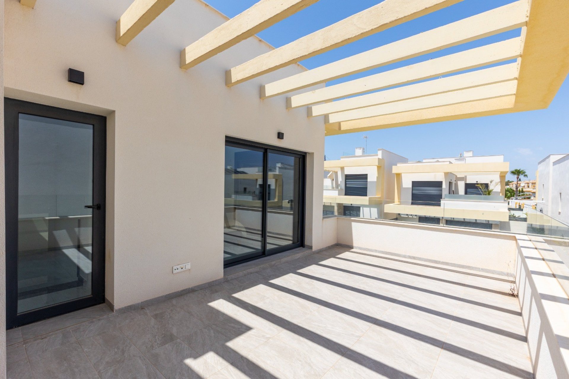 Reventa - Villa -
Los Montesinos - La Herrada