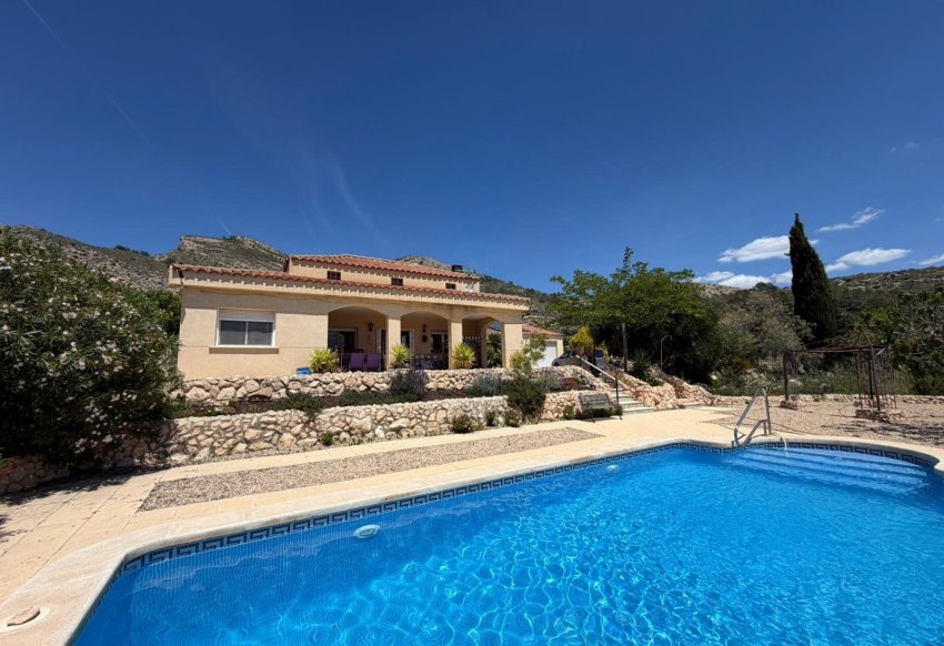 Reventa - Villa -
Sax