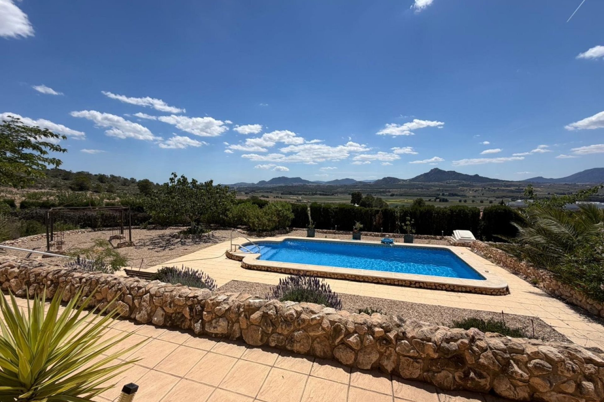 Reventa - Villa -
Sax