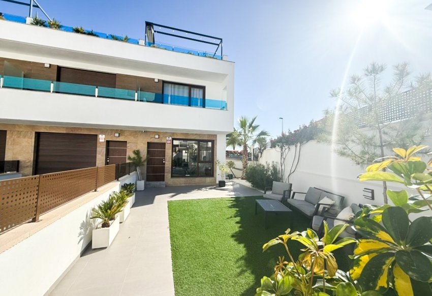 Reventa - Villa -
Torrevieja - Los Balcones