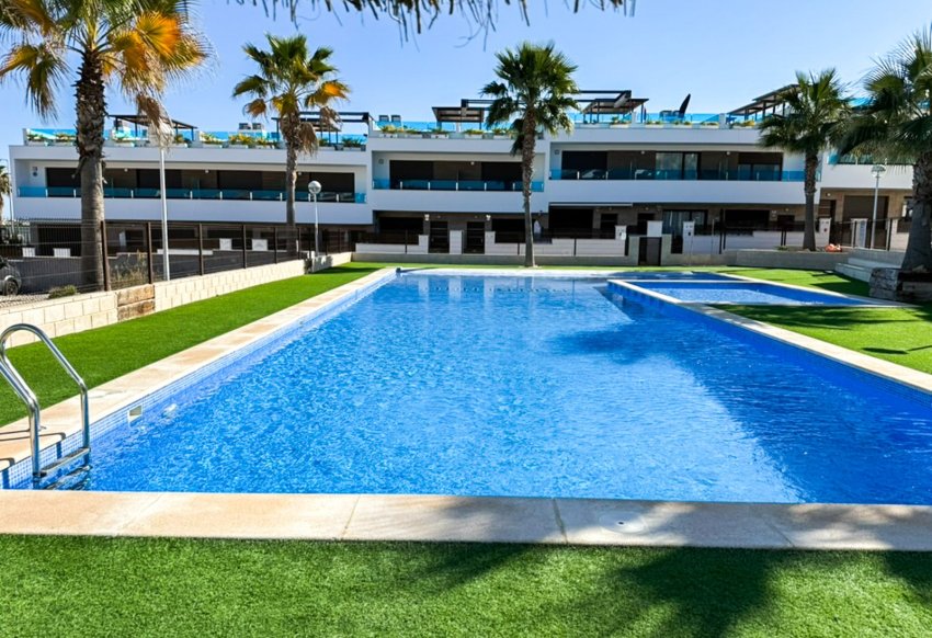 Reventa - Villa -
Torrevieja - Los Balcones