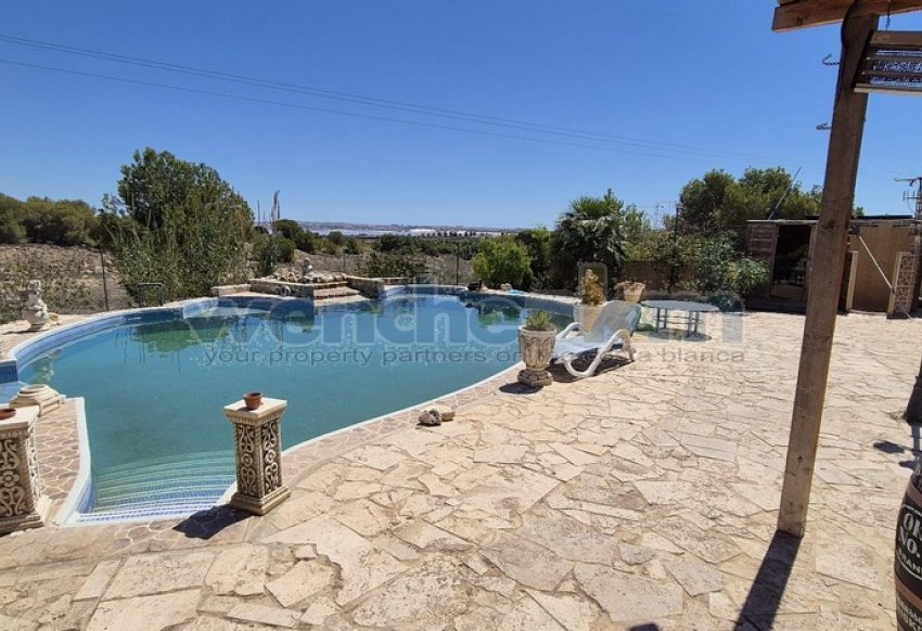 Reventa - Villa -
Torrevieja - Los Balcones