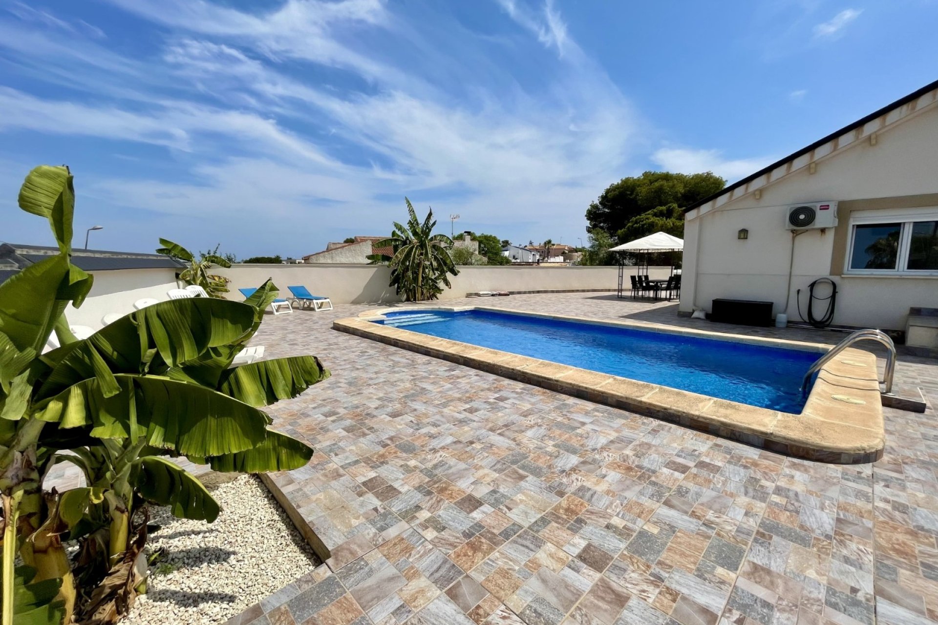 Reventa - Villa -
Torrevieja - Los Balcones