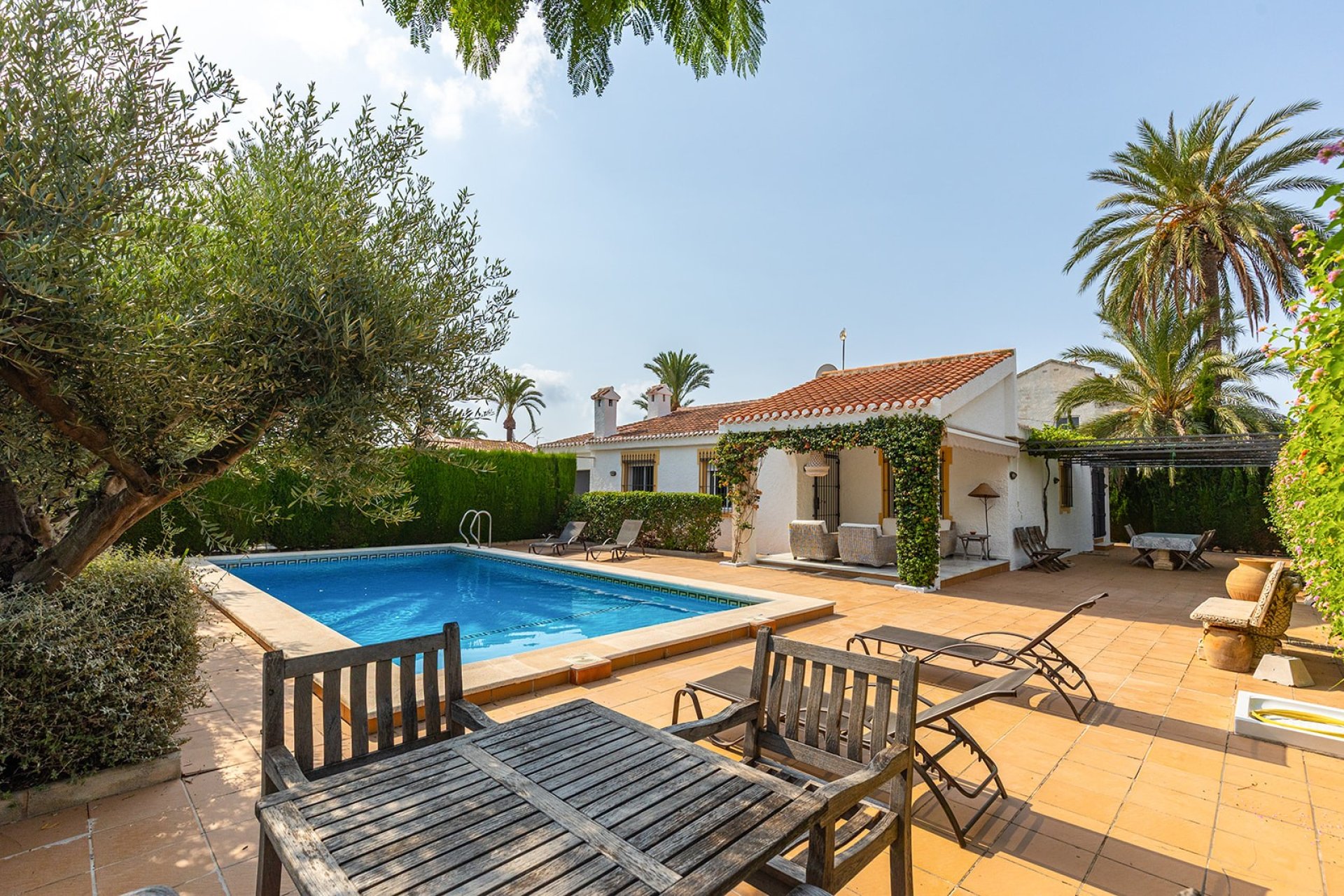 Reventa - Villa -
Torrevieja - Playa de los Locos