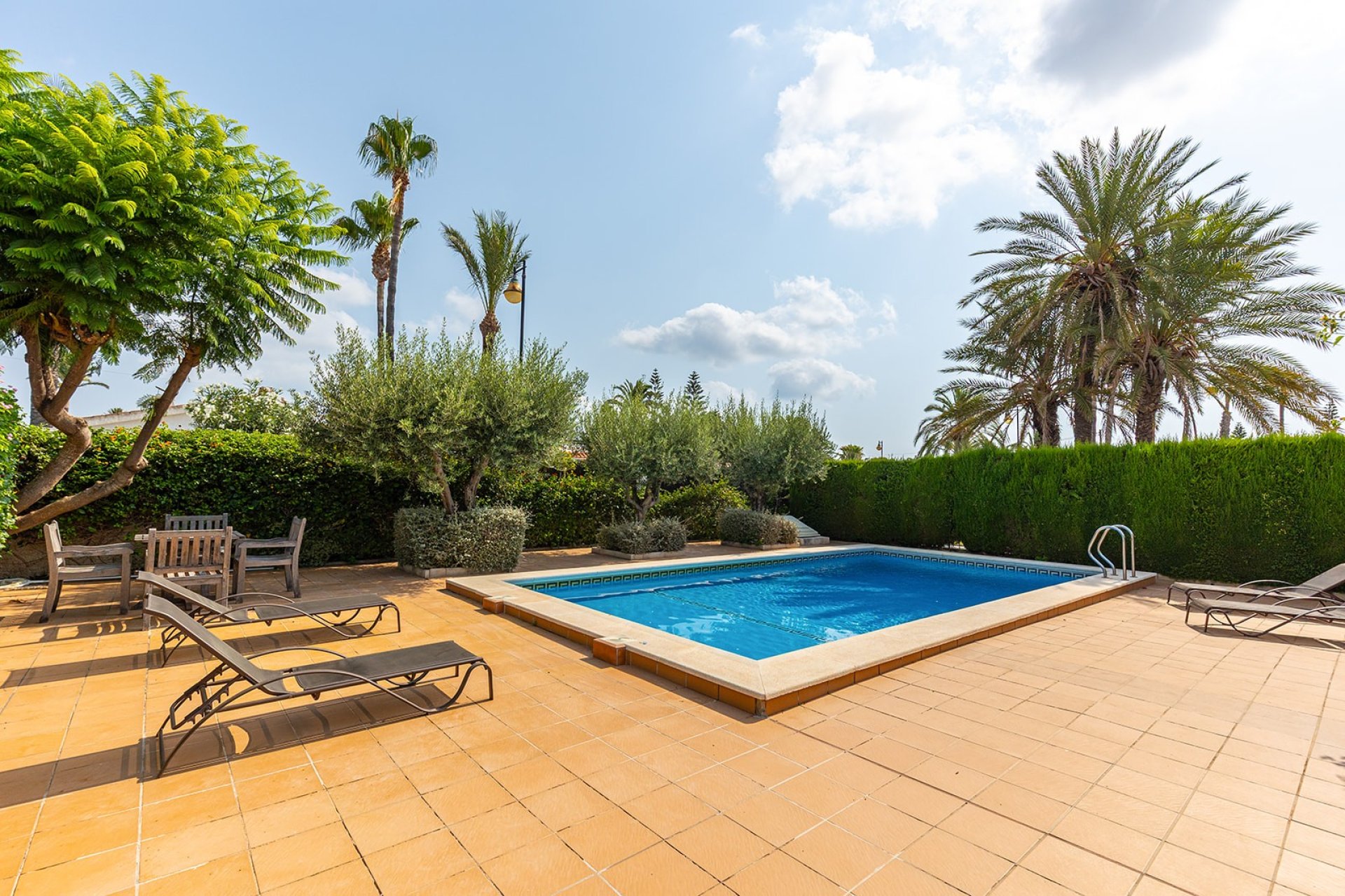 Reventa - Villa -
Torrevieja - Playa de los Locos
